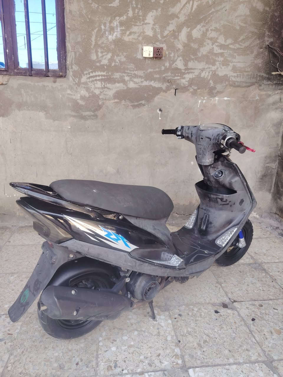 السلام عليكم دراجة ماكس عدل مكينه ما مفتوح لا تبخير ولا تنقيص كهربيات كلهه شغاله سلف هندر تايرات مكانك بغداد حي النصر السعر 550
***********
