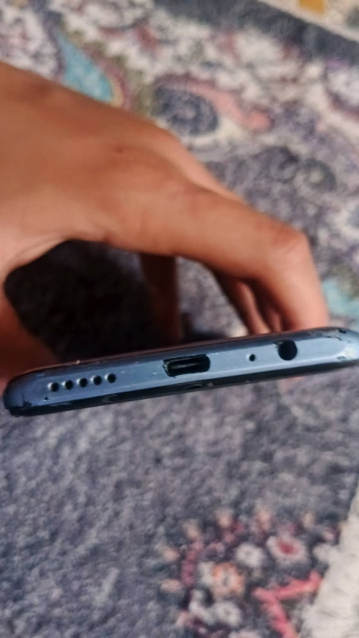 السلام عليكم تلفون هونر x10lite ذاكرة 128 الجهاز بدون ملحقات السعر 50قابل للتفاوض الرقم ***********
