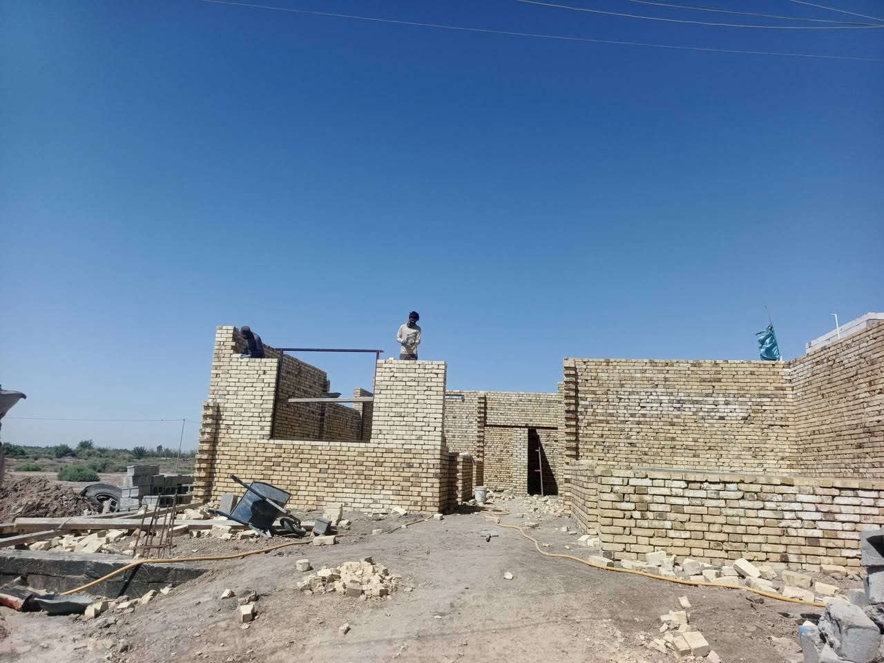 خلفه بناء متفرغ حالياً للتواصل ***********

