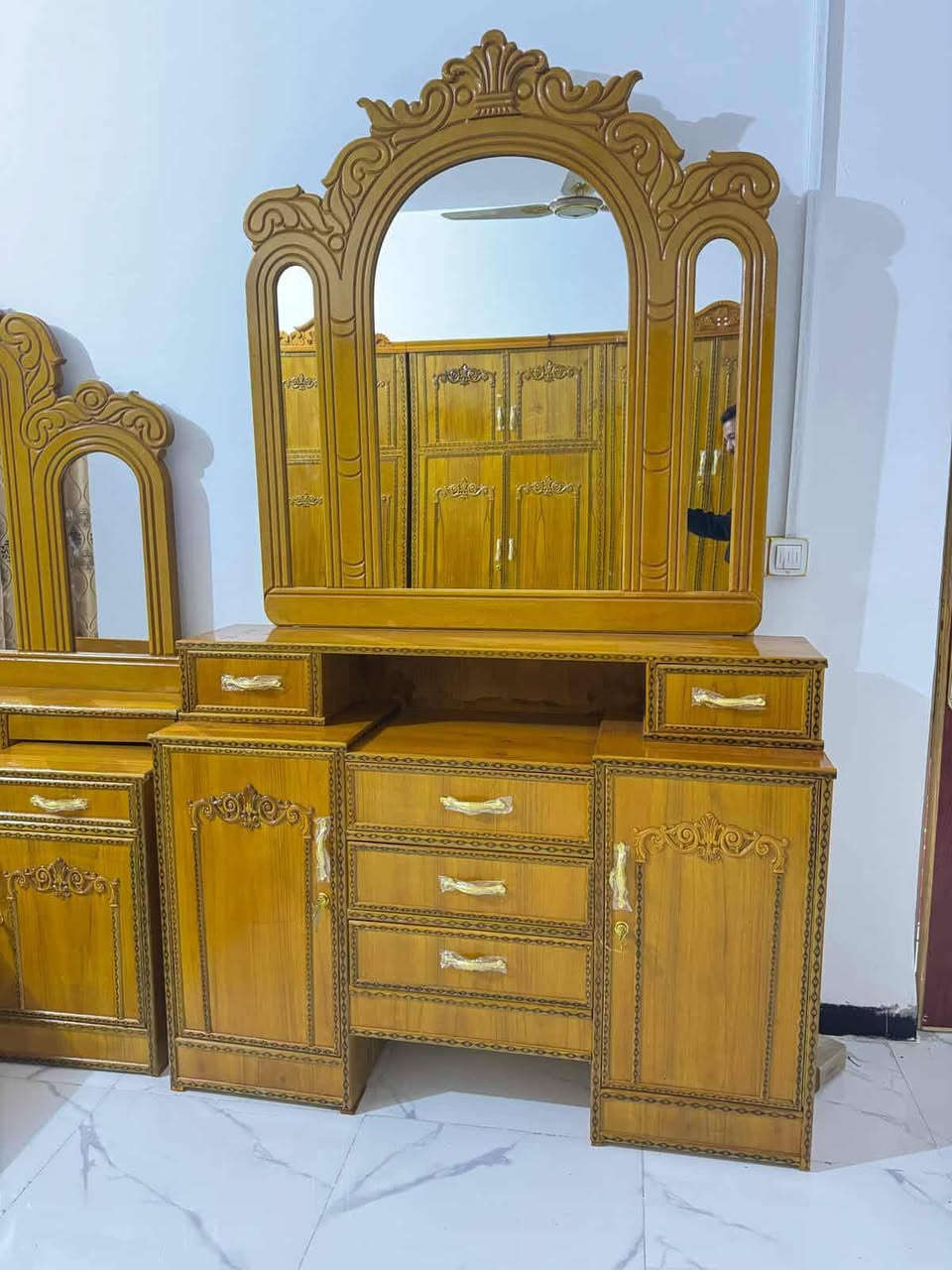 غرفه نوم ام السته باب صاج عراقي للاستفسار خاص او تصال ***********
