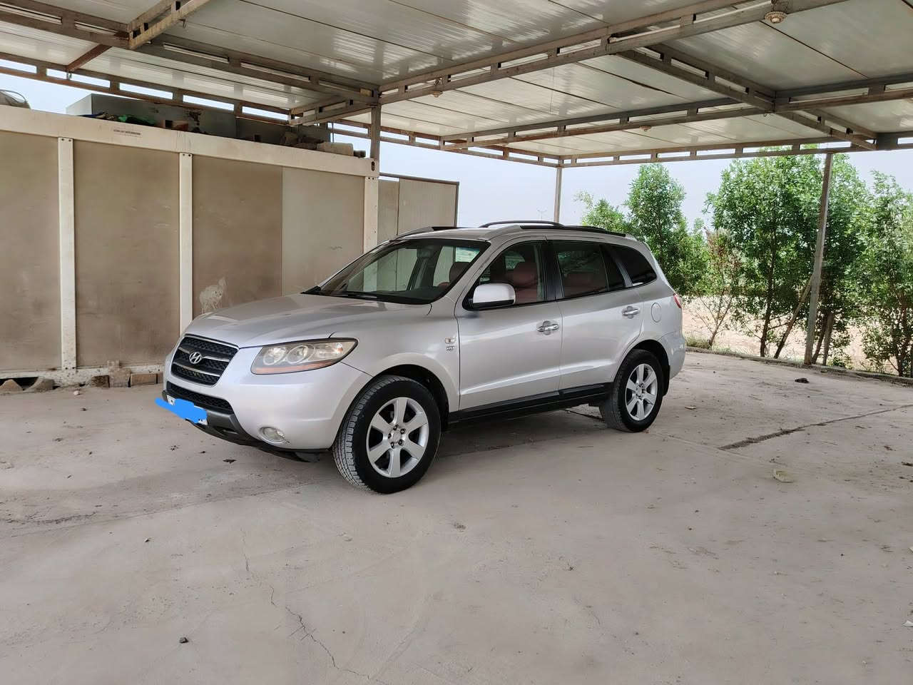 جديد بمعنى الكلام وجاهزه على ٢٤ حبايه اترايها اتفر العراق  حصة كاز معممه بكل العراق ... داخل جلد بلادي ..تدفئه وتبريد  تخم تاير وسبير جديد 
كير ومحرك كفاله وظع الشركه الموديل ٢٠٠٩ المكان بابل السعر ٤٠ او امراوس ابأصولي عالي والفرق نقد
للاتصال ***********

