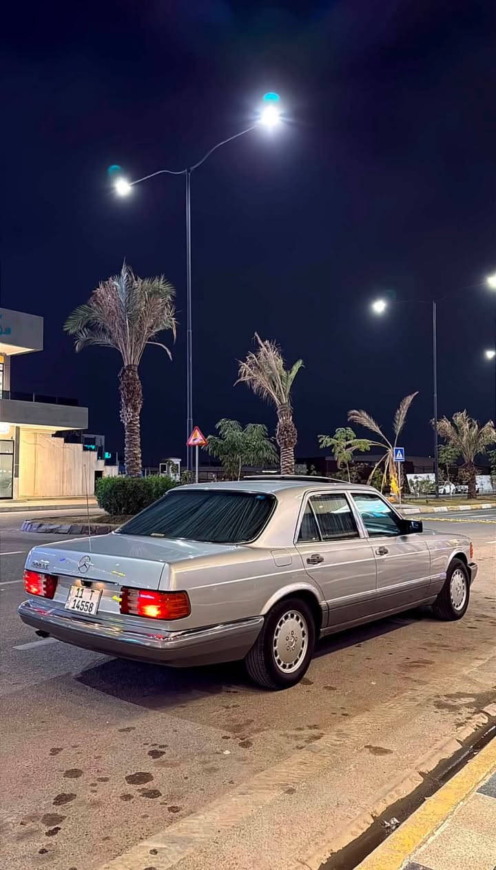السلام عليكم 
للبيع 
مارسيدس 1991 🩶
رقم بغداد بأسمي ( رقم -هزة - سنوية ) كله جديد 
السياره جديدة كلش وجاهزه لآخر حبة 
كير مكينة صدر تبريد دواخل كله مكفول 
السياره مال جنايه 
مكانها بغداد حي القادسية 
السعر ١٧٥ وبي مجال بسيط 
***********
