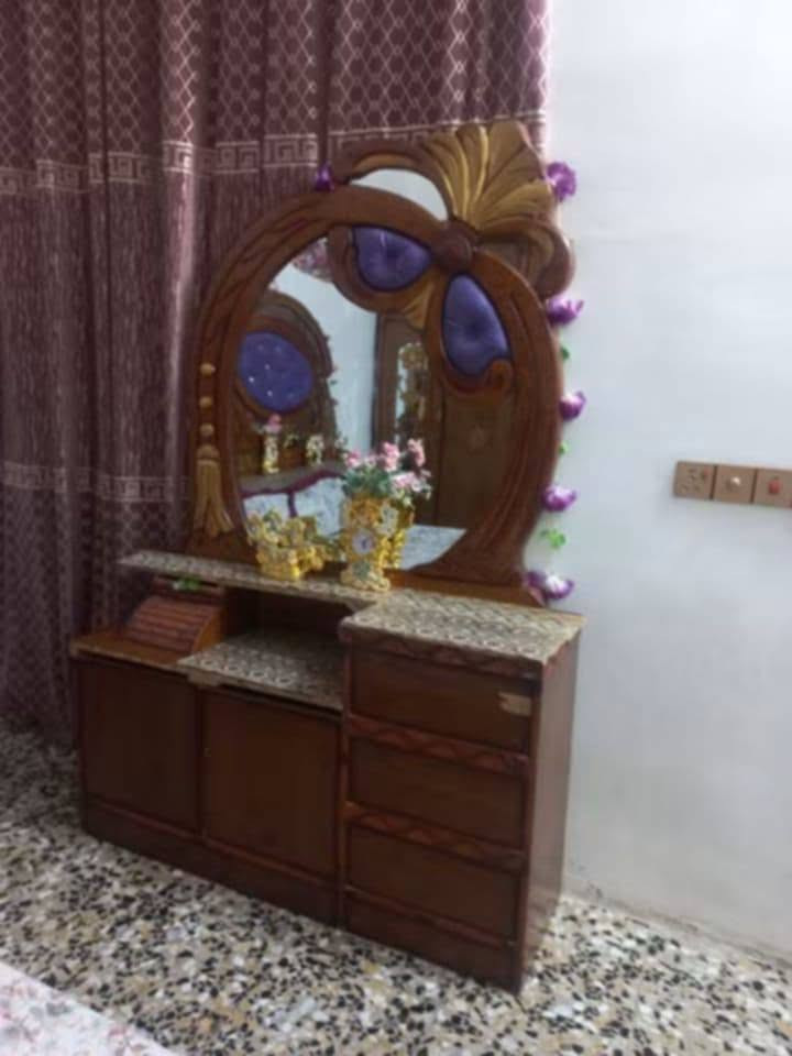 غرفه عراقيه 6 بوب 
مكانها بغداد 
ب 200
