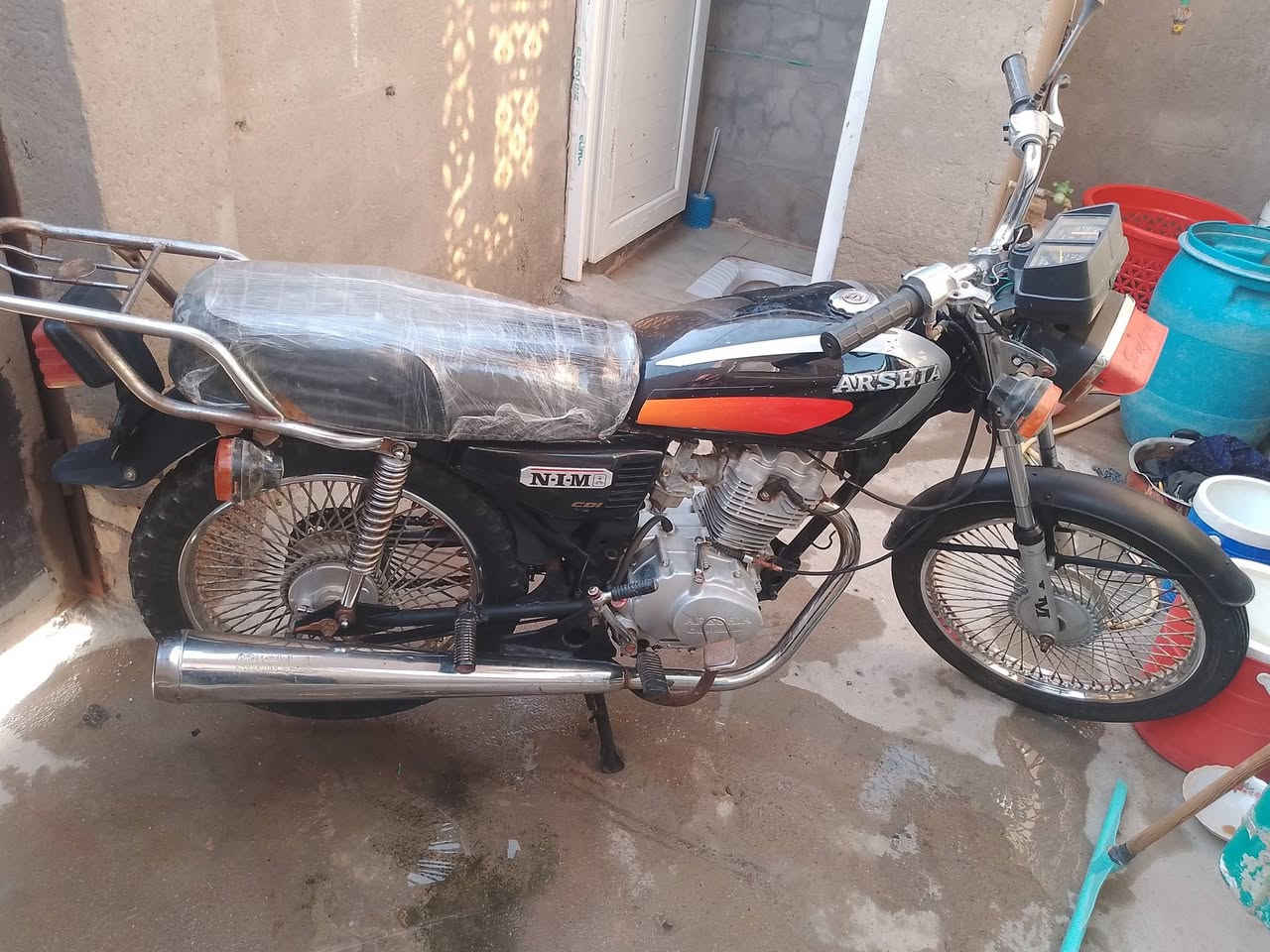 دراجات  للبيع السوده ارشه موديل 19وراق صوليات لسعر 450 جاهز وبيه مجال كلش بصيط الحمره ارشه ومكينه ن 22 جاهزه وراق صوليات لسعر 450وبيه مجال كلش بصيط الحمره تايكر صالنصته سوده  موديل 22وراق سكنر جاهزه السعر 375وبيه مجال كلش بصيط مكان كوت حي الجهاد السفحه لشراي يتصل وبلخدمه  ***********
