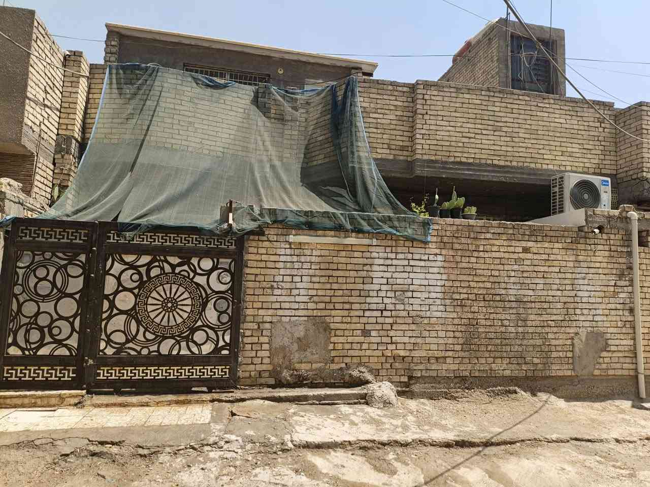 زراعي
السلام عليكم  بيت في منطقة العبيدي شارع المطحنه مجاور محطه الماء الوجهيه 10 والنزال 14  المساحة 140بناء حديث  السعر 120 وبي مجال رقم الهاتف ***********

