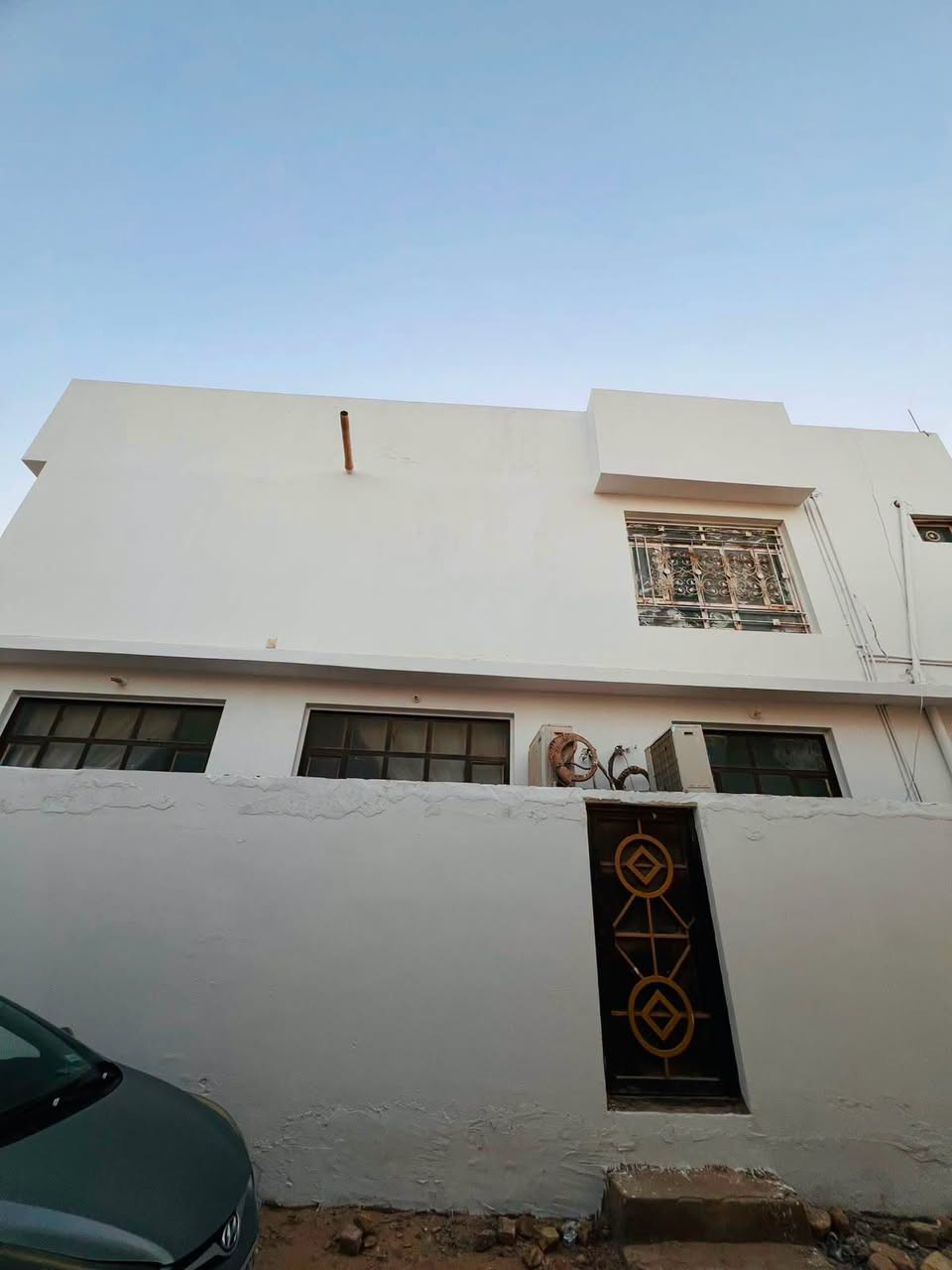 إعلان 
🏠 بيت للبيع في قضاء الهندية – طويريج

🔹 طابو صرف
🔹 المساحة: 270 متر
🔹 طابقين
🔹 ركن يقع على شارعين
🔹 موقع مميز وقريب من الخدمات

📍 العنوان: بداية شارع أربعين، ثلاث شارع من جهة طريق كربلاء ـ الحله ، قريب على مجمع المهندس – فرع سيد علاء أبو الميزانية.

الطابق الأول: استقبال مع صالة مفتوحة، غرفتان نوم، صالة ثانية، مطبخ حار وبارد، مجمع صحيات عدد 2 داخلي وخارجي، وحديقة تحتوي على 3 نخلات برحية 🌴

الطابق الثاني: 3 غرف نوم، صالة كبيرة، ومجمع صحيات.

📞 للاستفسار: ***********

#بيت_للبيع #طويريج #عقارات_طويريج #قضاء_الهندية
#طويريج_لمتنة_وصعب_فركتنة
