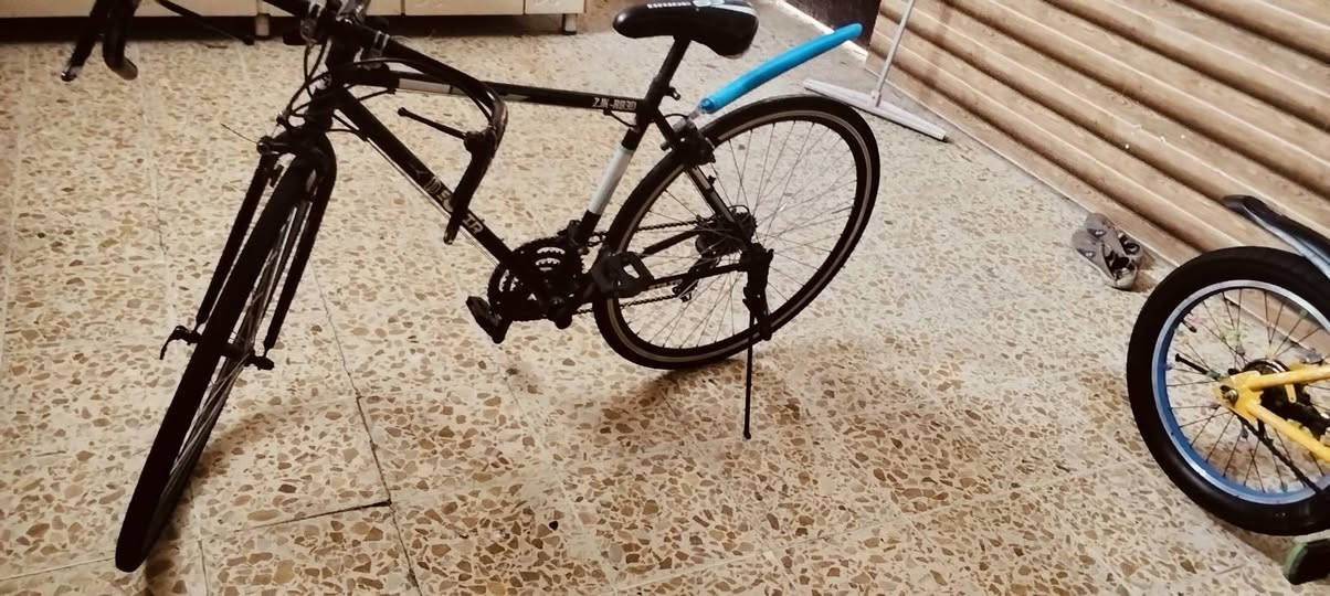 سلام عليكم بياسكل رياضي للبيع جديد بدالات شغاله بركات امامي خلفي شغالات للستفسار على رقم ***********

