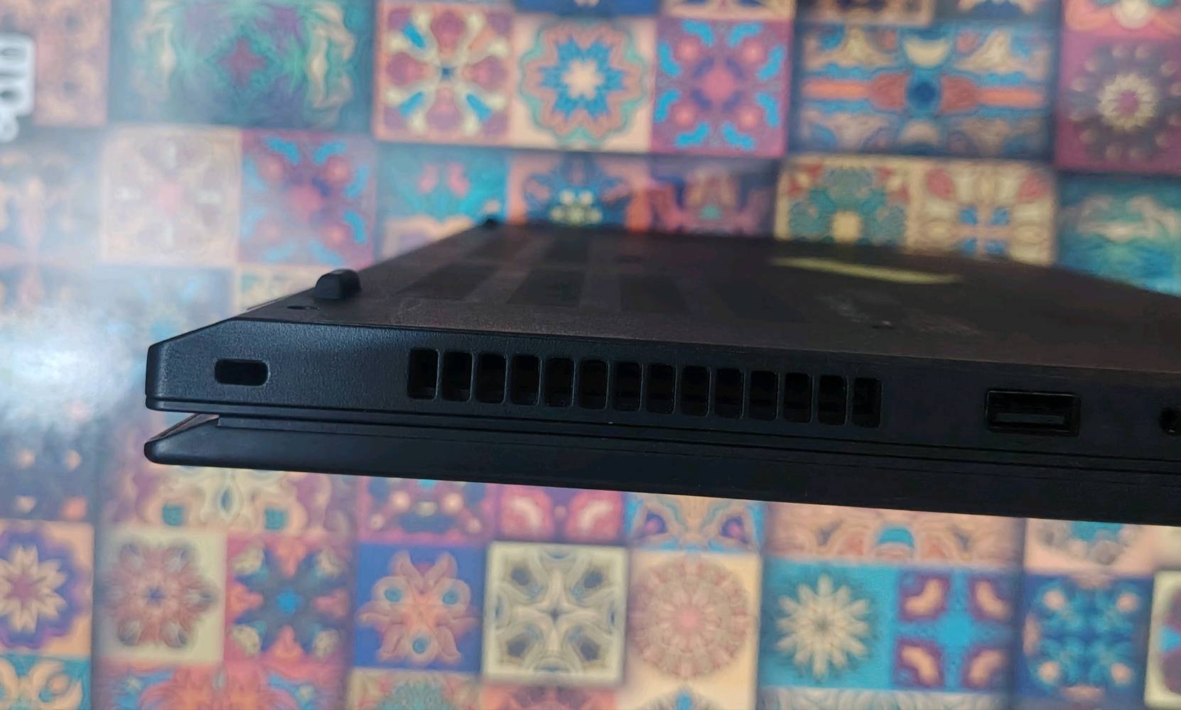 السلام عليكم، لابتوب  نظيف جداLenovo ThinkPad L15 للبيع مستعمل لمدة سنة، المواصفات:
الجيل 11 
Corei7
256 GB SSD
16 GB
السعر 390 الف هو ومستلزماته المعروضة

الموقع :بغداد الحرية

للتواصل الرقم التالي:***********