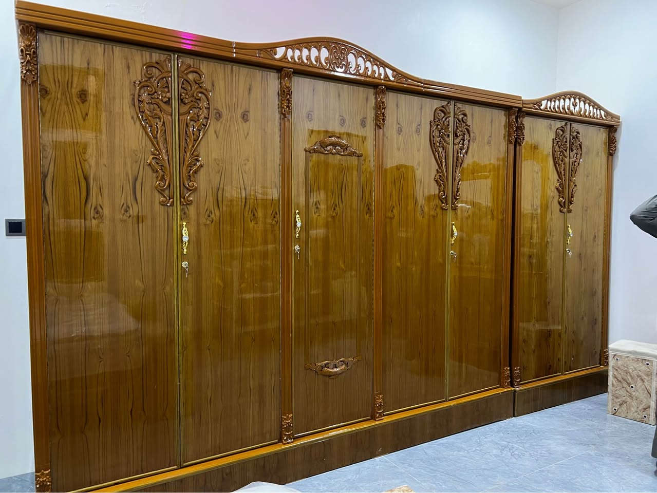 غرف نوم 
تزكام عراقي 🪚 
اصباغ حرارية درجه اولى 
قياسات وتصاميم هندسيه مميزه 
معاكس 5 ملم  داخل وخارج 
دوشمه حياكه يدويه 
توصيل 🚚 جميع المحافضات مع الشد
احجز غرفتك هسه 😍
للاستفسار والطلب المراسله دايگرت 
او على الرقم التالي واتساب ايضا
*********** النجف, العراق
