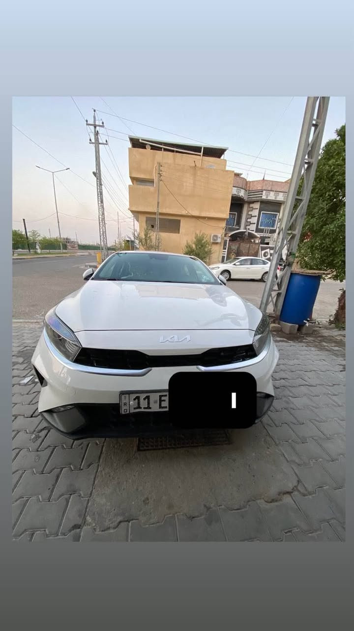 كيا سيراتو خليجي 24 فول مواصفات رقم بغداد بأسمي تحويل ثاني يوم بيها حادث شويه من الباب وجاملغ بدون داخل وايرباك ماشيه 79km  
السعر 152وبي مجال
للاتصال :*********** البصرة, العراق
