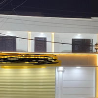 بيت للايجار. مساحة 300 حي حسين تجاري بيت زيرو يحتوي على 10 نوم 🛌 استقب...