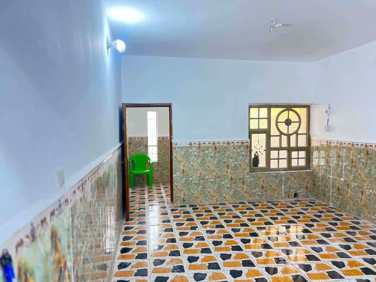 دار للبيع طابو صرف 
حي العسكري مجاور الروضه مقابل المنتزه
مساحة الدار 210
يحتوي على غرفتين ارضي وطابق ثاني + استقبال صالة 
جاهز للسكن مباشر مع التحويل باسم المشتري
للاستفسار والتواصل الاتصال على الارقام او مراجعه مكتب المهيب/واسط قضاء الزبيدية خلف جامع الامام الصادق
***********
***********
***********
***********
