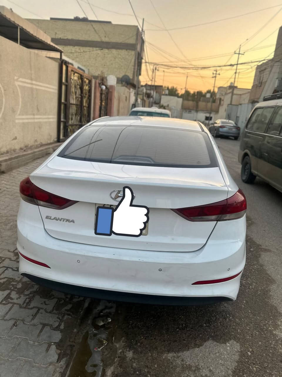 سلام عليكم 
 النترا سوبر خليجي موديل / 2018  
🌺ELANTRA 🌹Super 🌺
(السياره كفاله عامه صبغ وتبديل )
ملاحظات بسيطه موجوده بالسونار ويه الصور 
لون ابيض / 🤍
رقم اربيل الماني بأسم شركه باربيل تحويل اوً وكاله بنفس الوقت ؟ 
فول مواصفات    
كشنات جلد 
سلايد روف 
لد نهاري 
ويل كب عدد / 5  
كروز سرعه 
قطعتين تبريد امامي وخلفي 
كامره خلفيه 
تحكم ستيرن جهتين 
اشاير بالمري 
مري قابله للطي اوتو و شفط AUTO
الاوامر الصوتية انفنتي 
شاشة حجم كبير 
دسك عدد / 4 
محرك 2000 دوش سوبر خليجي
كير AT  
حساس خلفي بلادي 
3 انظمه قياده
( نورمال / ايكو / سبورت )
تخم تاير جديد كوري 
كير محرك تبريد كفاله 
العنوان النجف الاشرف
***********
السعر 141 وبيها مجال
