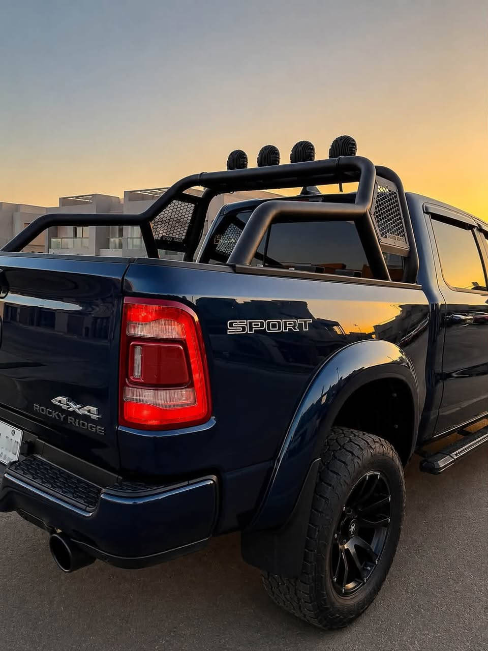 للبيع  اومراوس بسيارة عائلية |RAM Big Horn Sport 2023
HEMI 5.7L V8 (5700) 
ROCKY RIDGE – تزويد وكالة من الشركة.

المواصفات:

* محرك HEMI 5.7L V8 (5700).
* جير أوتوماتيك 8 سرعات.
* دبل (4×4).
* فتحة بانوراما.
* شاشة كبيرة تيسلا مع Apple CarPlay وAndroid Auto.
* تشغيل بصمة مع Remote Start.
* كاميرا خلفية.
* حساسات أمامية وخلفية.
* نظام التوقف الذاتي الخلفي (Rear Automatic Braking).
* مثبت سرعة.
* مقاعد جلد مع تحكم كهربائي.
* تحكم بالدركسون.
* إضاءة LED.
* جنوط رياضية.
*مري شفط
* انارة ترحيب 

الإضافات:

* ترفيع 6 إنج (بلاد).
* تزويد ROCKY RIDGE الأصلي من الشركة.
* سستم صوت دبات سود.
* ويلات مع تايرات.
* فجوج.
* نفخات بدي (بلاد).

الحادث: فقط خشم البنيد بمقدار أصابع وتم صبغه، أما باقي السيارة كفالة وكالة.السيارة ماشية 53 

السيارة نظيفة جدًا، ومابيها اي نقص وفول مواصفات، جاهزة للاستخدام، وهيبتها وحضورها بالشارع ما تحتاج كلام.
رقم بغداد بسمي 

للاستفسار الاتصال ***********
