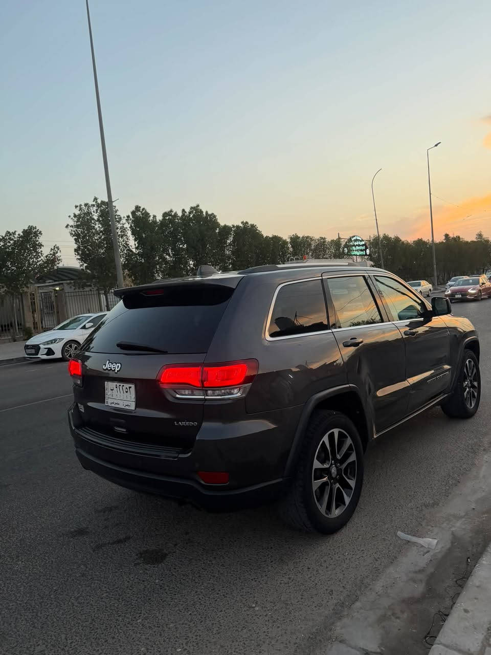 Jeep لاريدو مديل 2001 

السلام عليكم جيب لاريدو مديل 2021  للبيع او مراوس حسي القناعه  وارد امريكي ضربتهة مدكر الايمن والبنيد وبيهة صبغ الباب الخلفي فقط مواصفاتهة نص فول رقم بصره تحويل ثاني يوم السياره جاهزه من كلشي حداديه تخم تاير السياره كلشي ما ناقصهة السعر 195 وبيهة مجال بشي جداً بصيط حك الجيه المكان البصره 
***********
