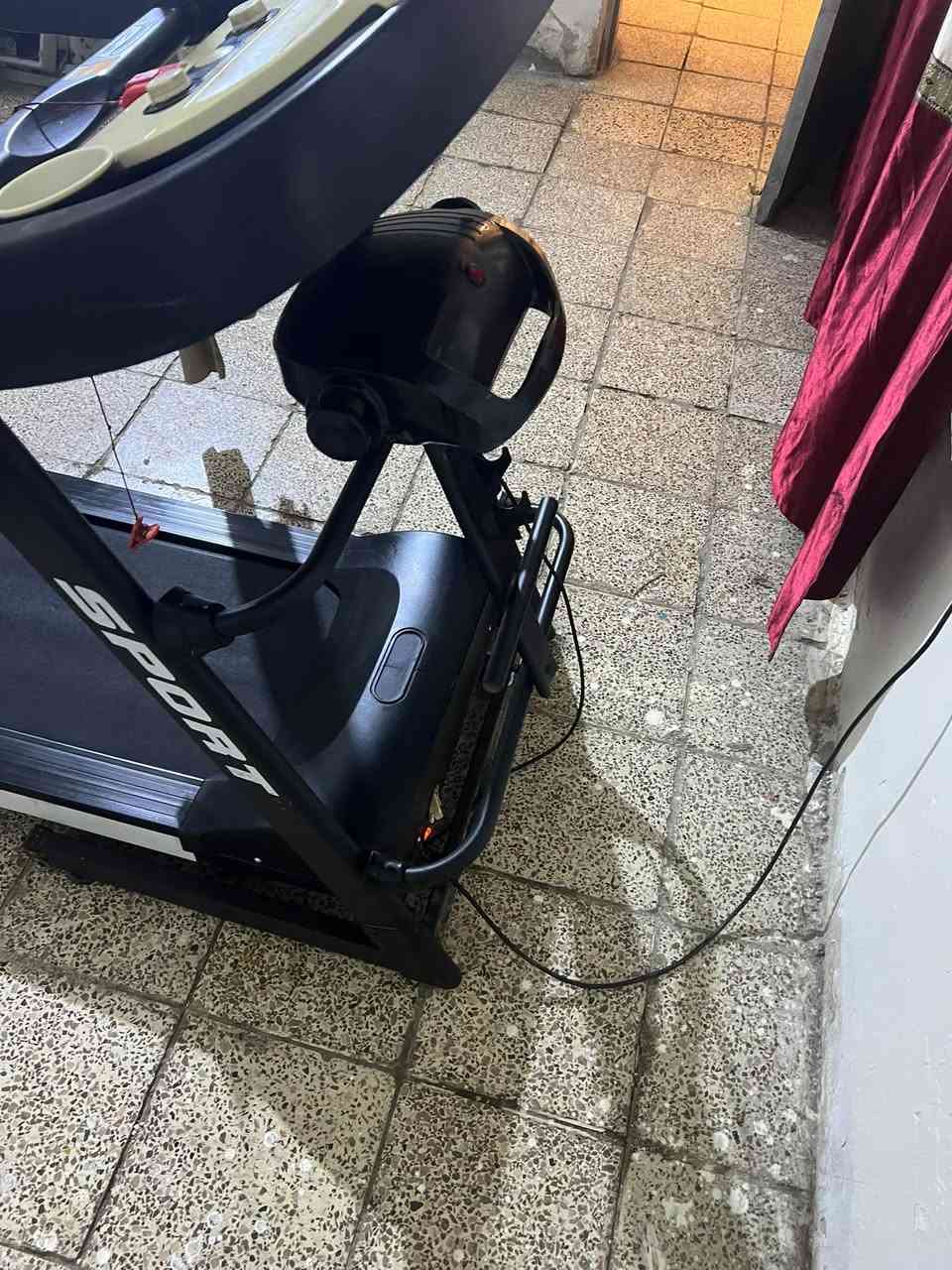 السلام عليكم 🫡 جهاز جري 🏃‍♂️ 
دبل ماطور جبلي فول مواصفات 
حساس نبضات القلب و مفتاح 🔐 امان 
العنوان بغداد حي لأمانة 
يوجد توصيل 🚚 
السعر 225
***********
