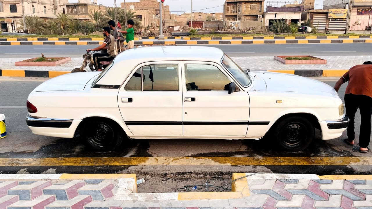 السلام عليكم فولكه مديل2003 مكينه وكير 2500 ديلكو بشرط محوره من الطول للطول ياباني 14 اكسل 10 ويل سيدان حداديه جيده رقم بغداد مميز صاحبها انسان طيب يريد مداور سنويتها صاقطه صار شهر واحد جام اربعه كهرباء سنتر لوك بيها عوزه بس ربط تاير باتري كله جديد 
احواض وشواصي وبرانكيت مابي خياس جديده كلش سياره مامعمره تعميره قويه بيها بس باب وجاملغين اماميات رش تبريد مابيها وبيها صوت بل باور مكاني سوق الشيوخ ***********
سعرها 44 وبيها مجال حبايبي Singapore
