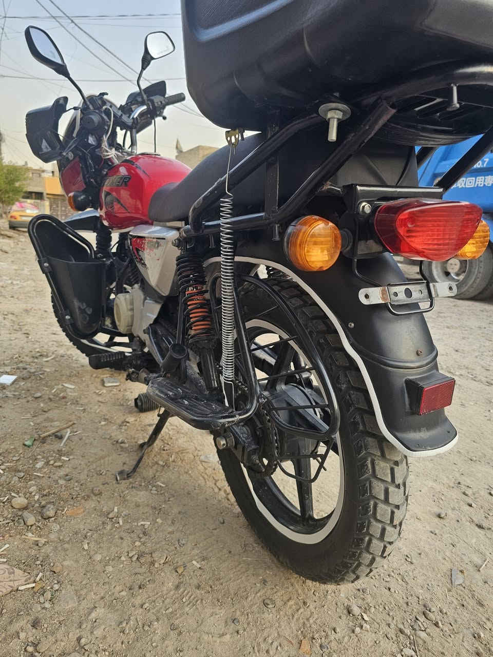 السلام عليكم دراجه بوكسر للبيع موديل ٢٢ طالعه بل ٢٣ كلها شغاله كامله مكمله كهربائيات مكينه اوراق اصولي للترقيم السعر 1150 بيها مجتل بسيط مكاني بغداد الشماعيه *********** شراي اتصل متواجد خاص واتصال
