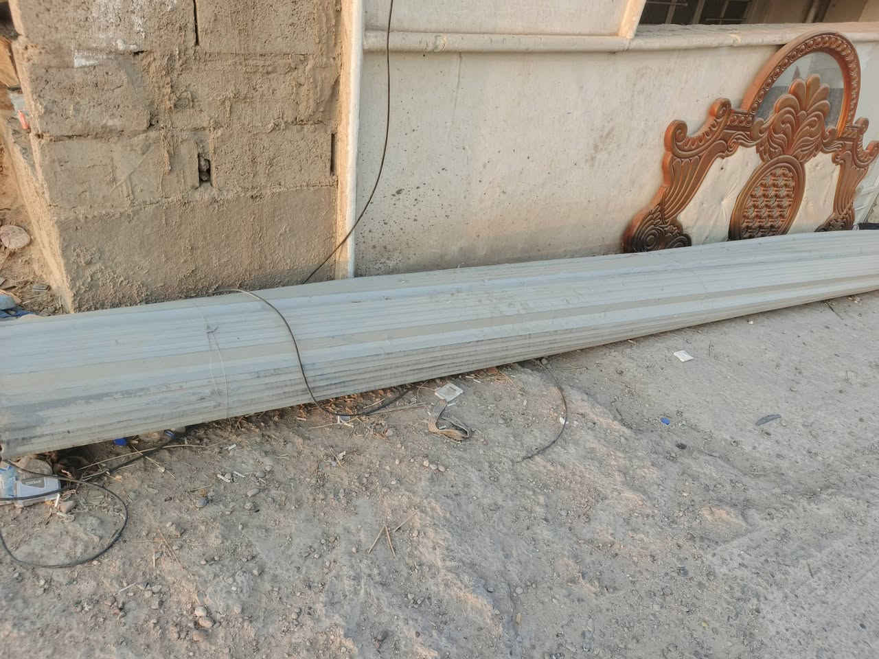 السلام عليكم للبيع شنكوات عدد ثلاثه الطول 6 مترات العنوان الزعفرانيه يم اسواق تفاحه سعر الوحده 25 الرقم ***********

