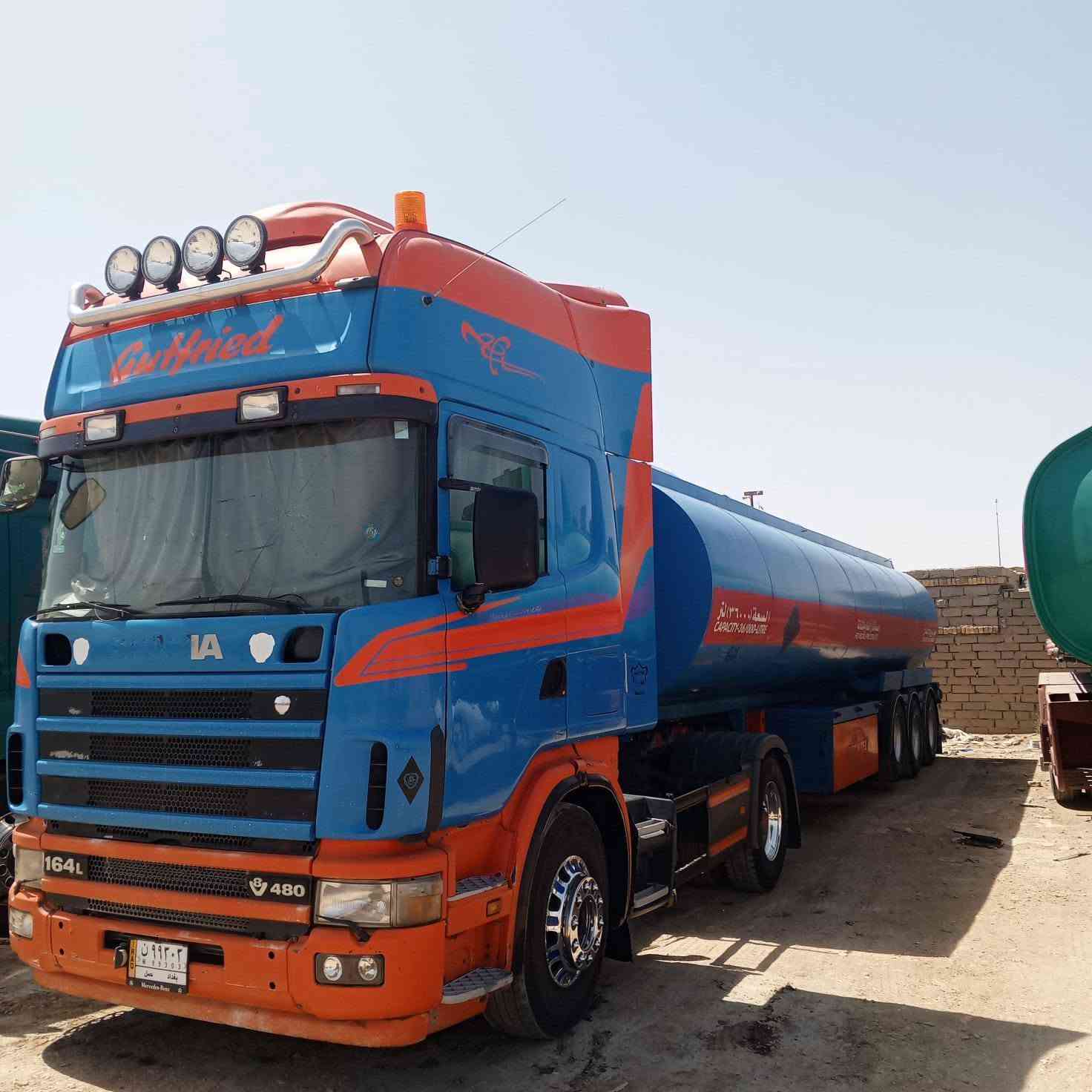 سلام عليكم سكانيه 2004،،،V8سنويه 2029بسمي طوناج بعدله 7اشهر جيبي اس تصريح امني سياره خير من الله مابيهه اي نقص تايرات نص عمر تبريد تدفئه ريتايدر كير اوتو راس ويل كروم،،،،السعر 335اوبيهه مجال ***********
