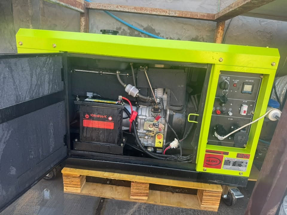 مولد 27 نبير صافي مولدجديده ما مستعمل شي قليل رقم لهاتف /***********
