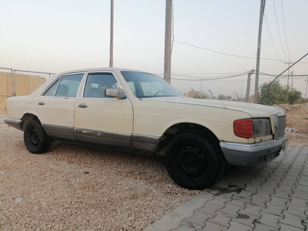 السلام عليكم. مرسيدس رئاسي محرك 3000 ياباني بطه 
السعر 15 💲 ورقه فقط 💥  
موديل  1983 
بدون ضربه ولا صبغ السياره بلاديه  🚘
السياره شرط الوكاله بدون تحويل حائز ثالث 
 جام كهربائي لايت عالي منضومه بريك جديد 🌟

 سيارة حلوة وسعرها مناسب شرط تطلع تراي وين ميعجبك
العنوان النجف
***********
***********
