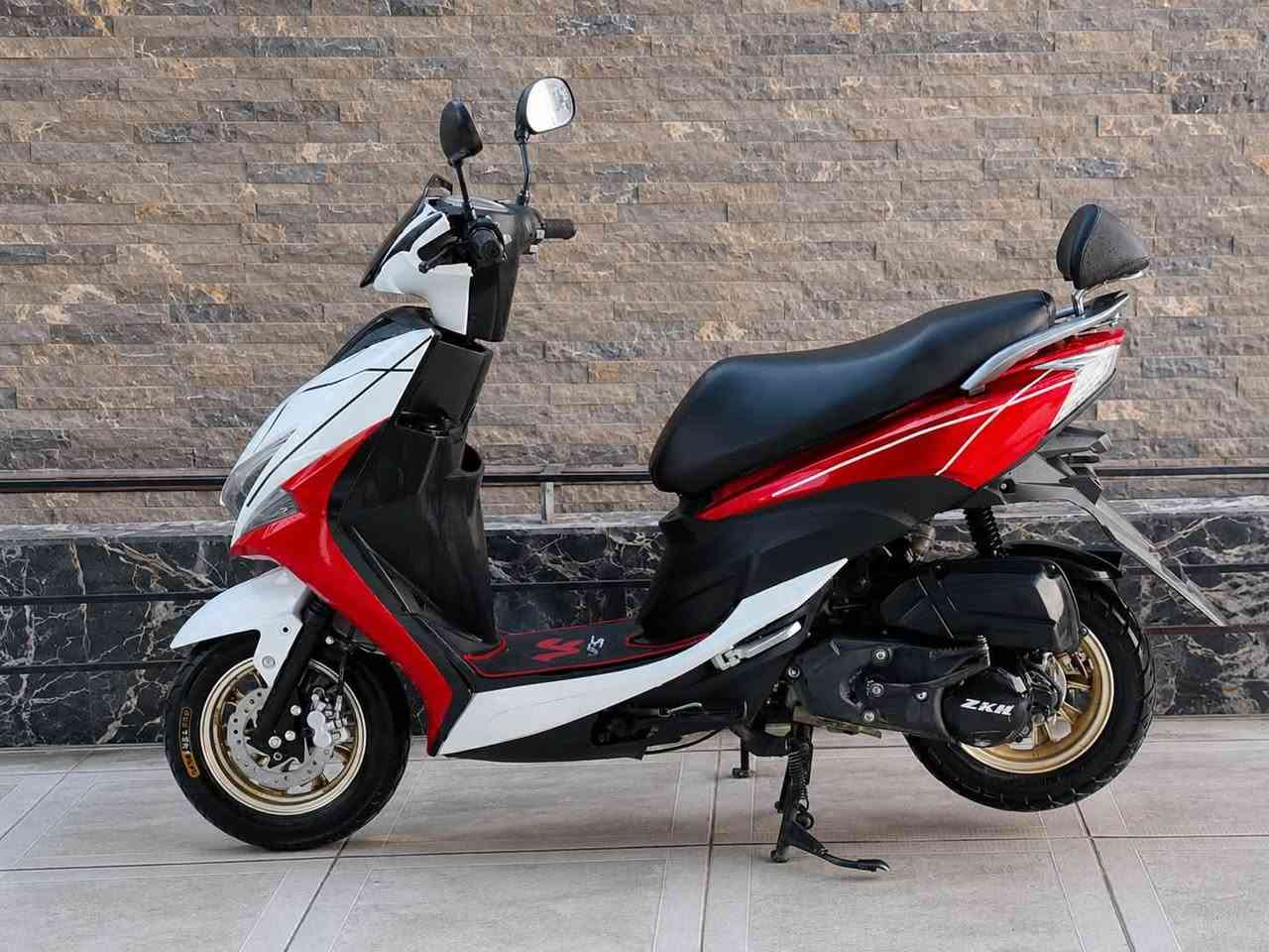 🏍️ للبيع: دراجة (نوع ماکس بومە) موديل2024
المواصفات ووضعية الدراجة:

 الممشى: ماشية كلش قليل، وبشرط زيرو (كلش نظيفة).

 المحرك (المكينة):، المكينة ما مفتوحة وكل غراضها بلاد (شريكة).

 الكهربائيات: كل السيستم الكهربائي بشرط وشغال وما بيه أي نقص.

 الدشبول: إلكتروني (شاشة).

السعر: 💰💰 (525$) [أو يمكنك كتابة525 ألف حسب العملة]

العنوان: 📍📍 كركوك - الشورجة - قرب مطعم حمه ناصر

رقم الهاتف: 📞📞***********

🔱🔱🔱🔱🔱🔱🔱🔱🔱🔱🔱🔱

🏍️ بۆ فرۆشتن:ماتۆڕی (جۆری ماکس بومە) مۆدێل2024

مواسەفات و دۆخی ماتۆڕەکە:

 کارکردن: زۆر کەم کاری کردووە، بەشەرتی  (زۆر خاوێنە).

:، مەکینەی نەکراوەتەوە و هەموو پارچەکانی شەریكەیە.

 کارەبایی: هەموو سیستەمی کارەبای 

بەشەرتە و بێ کێشەیە.

دەشبول ئەلکترونیە

نرخ::💰💰(525)

ناونیشان؛؛📍📍

 کرکوک شورجە نزیک چێشتخانەیی حمە ناسر

ژمارەی تەلەفوون//📞📞***********
