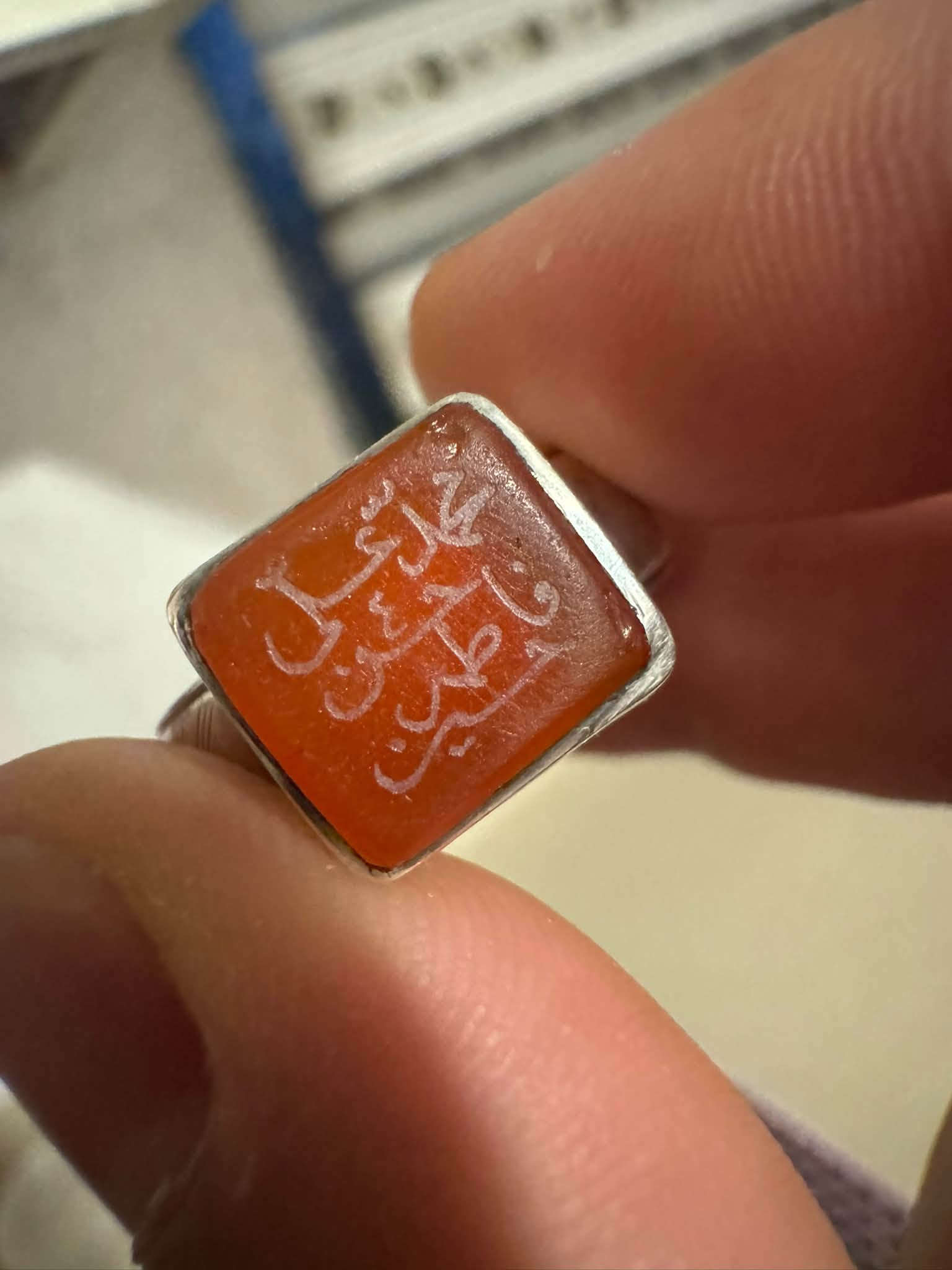 عقيق مشمشي • قديم جدا • خط تيزابي