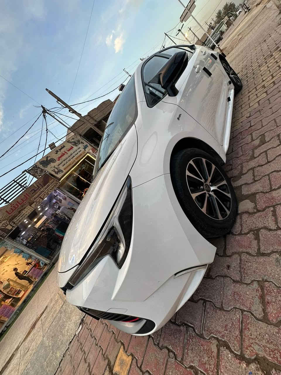 كورلا هايبرد ٢٠٢٥ ليفين 
كفاله عامه من الصبغ والبارد
فول مواصفات للاخير 
فتحه 
بصمه 
رادارات 
كشنات جلد وكهرباء 
هواي مواصفات بيها متنعد 
سياره جديده ماشيه ١٥ الف 
سعر ب١٦٠ وبيها مجال 
مكاني بغداد 
***********
