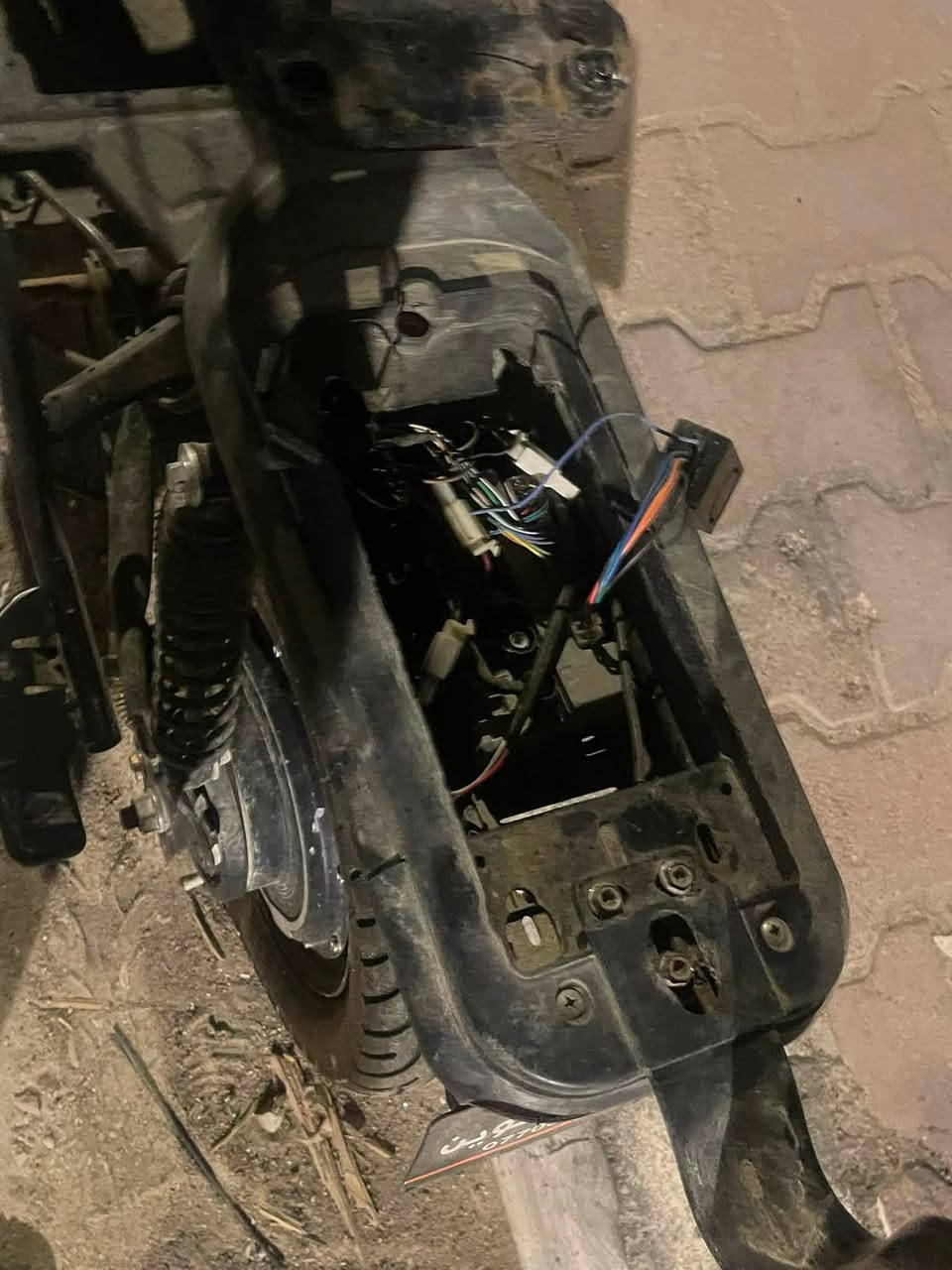 شاصي درجه شحن للبيع
كهرباء شغاله حجم 14
75السعر
***********
