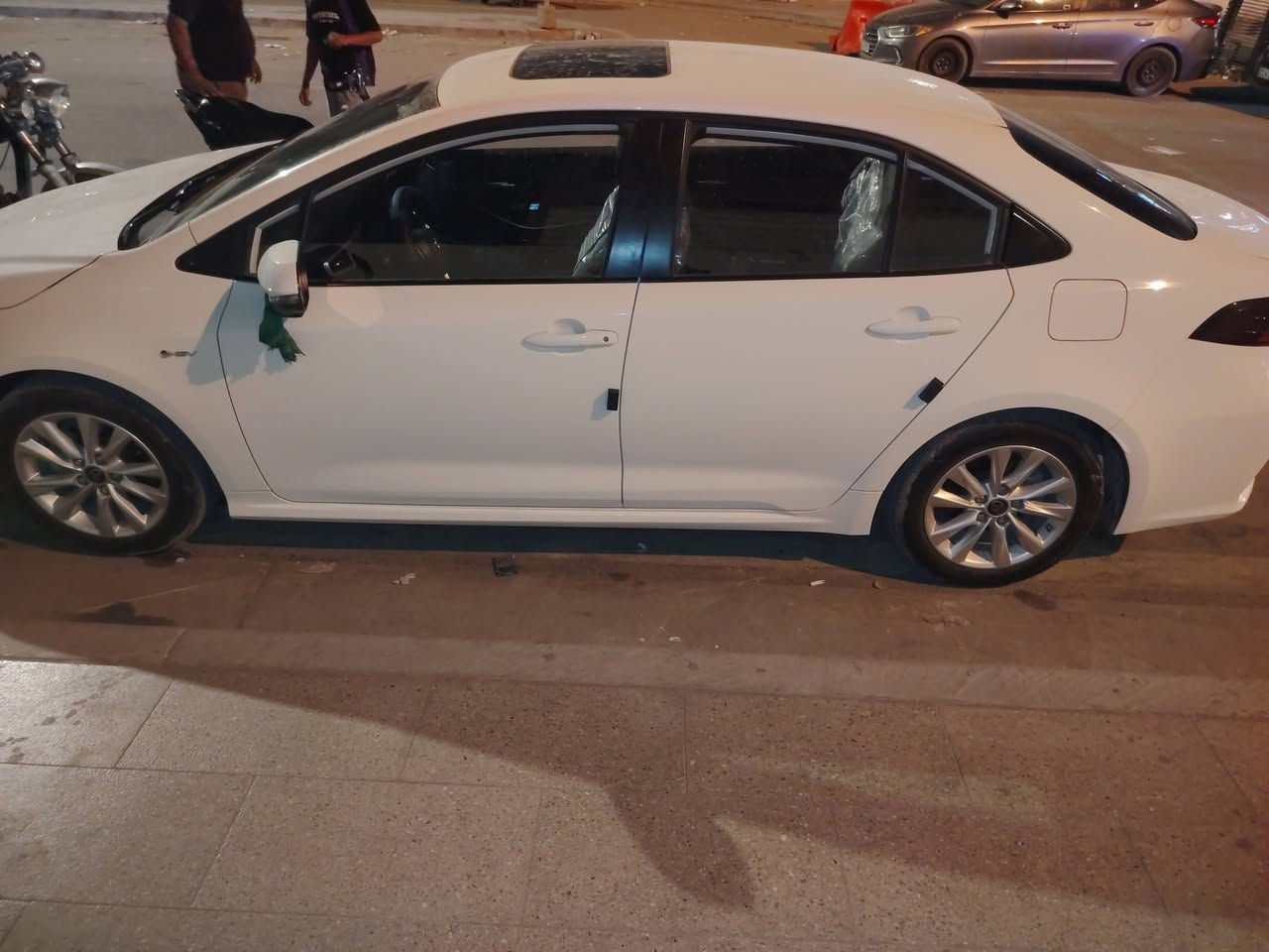 السلام عليكم
كورلا هايبرد 2024

وارد الصين شكل الخليجي

ماشيه 37 الف

رقم بغداد تحويل مباشر 

فول مواصفات 

كشن كهرباء 

فتحه سقف

داخل جلد بلادي

كفاله عامه 

مكان السياره مركز مدينه 
***********
