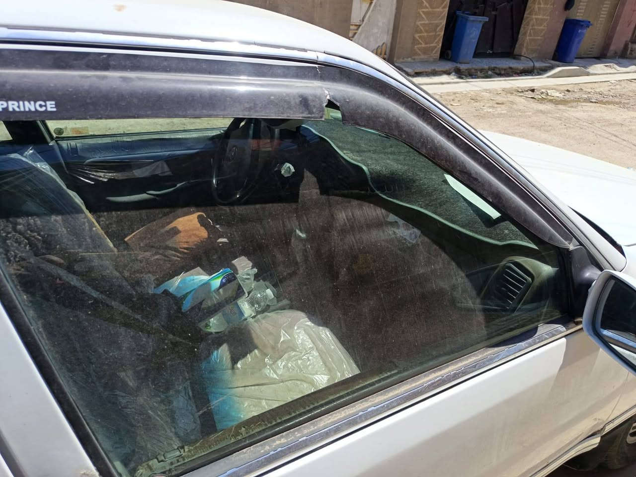 السلام عليكم
برنس فراشه نظيفه بمعنى الكلمه مكينه مفتوح 2000 والكير على التراي كهربائيات جاهزه كلها شغاله وباتري جديد كوري و تبريد شغال و تخم تاير كوري جديد ورقم دولي وسنويه با اسمي 2031
