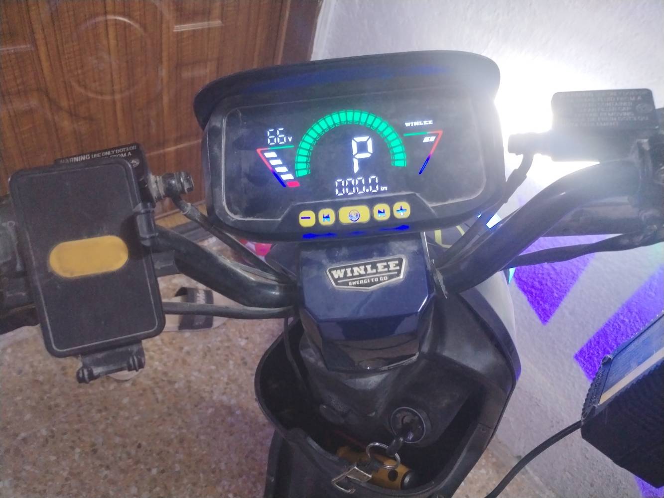 R9 • بطاريات16امبير • مدى٢٠كم