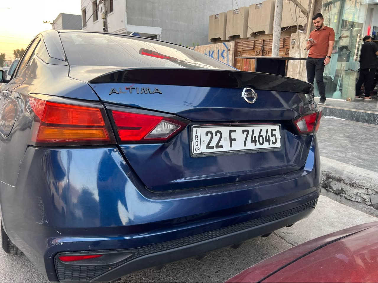 نيسان التيما ٢٠١٩ نيلي مواصفات S
ضررها ٣ قطع الخلفي صبغ صندوق والچاملغين الخلفي 
٣ الى ٤ اماكن تعديل ع البارد  
الگير والمحرك بشرط وكلشي بشرط الفحص 
المحرك ٢٥٠٠
رقم واتس : ***********
السعر ١١٣ ومعامله أربيل, العراق

نص مكتوب في الصور:
- نيسان التيما 2019 نيلي . مواصفات S
- سيارة أنيقةة بمواصفات ممتازة وبسعر مناسب
- السعر المطلوب 113 ورقة
- الصدم الخلفي
- الجامبيين الخلفي
- صبغ صندوق
- ٣ إلى ٤ أماكن تعديل على البارد
- المحرك 2500
- الغير أوتوماتيك
- المحرك : بشرط الفحص
- الغير : بشرط الفحص
- وكلشي : بشرط الفحص
- السيارة بحالة ممتازة بشكل عام
- للإستفسار والتواصل واتساب فقط
- ***********
- فرصة مميزة .. لا تفوتها