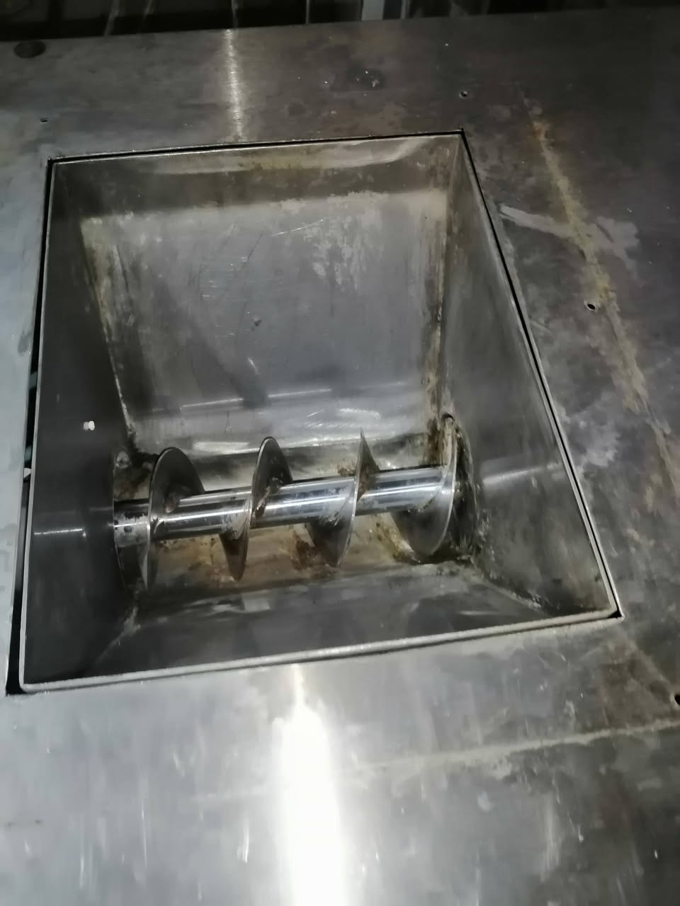 البيع ماكينه لقطع العجين بغداد الشعب ***********
