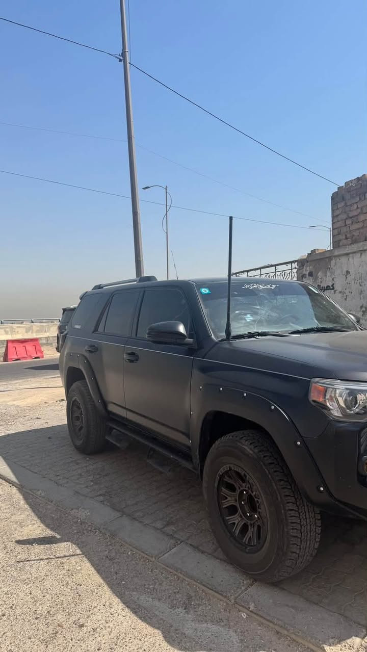 السلام عليكم 
فورنر ٢٣ sr5 
تو ويل 
السيارة بدون صبغ 
حادثها موضح بالصور 
ايرباك راجع حتى الدشبول مبدل 
بيها pdr بالجاملغ الخلفي اقل الشبر 
Pdr بالباب الخلفي اقل الشبر 
عليها ويل فيول 
عليها سستم سماعات jbl 
السيارة مغلفة ppf طافي 
ترفيعة امامي خلفي 
سبيسر ويل جانبي 
السيارة ماشية ٧٧ كيلو 
السيارة بدون اي نقص 
مكانها بغداد الكرادة 
السعر ٣٤٠ وبي مجال 
*********** واتساب 
***********

نص مكتوب في الصور:
- 46777334