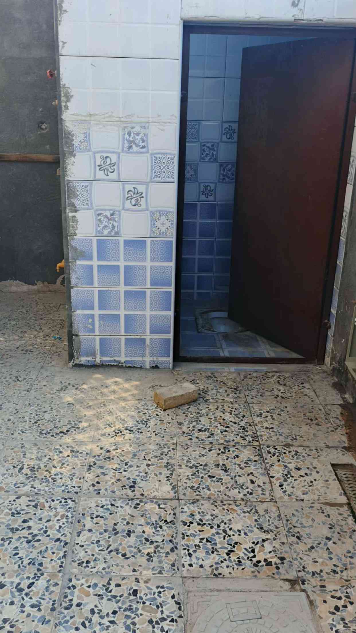 بيت للإيجار العنوان: ميسان . حي العسكري خلف مدرسة الحشد / دوانم لازم الزراعي   المساحة : 150متر متكون من : استقبال صحيات حمام وغرف عدد ٢ومنور وساحة صغيرة ومطبخ وصاله سعر الايجار :  225 الف ***********

