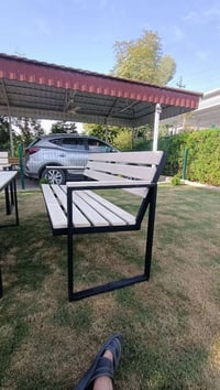 جلسة حديقة • ٨ مقاعد • طاولة كبيرة