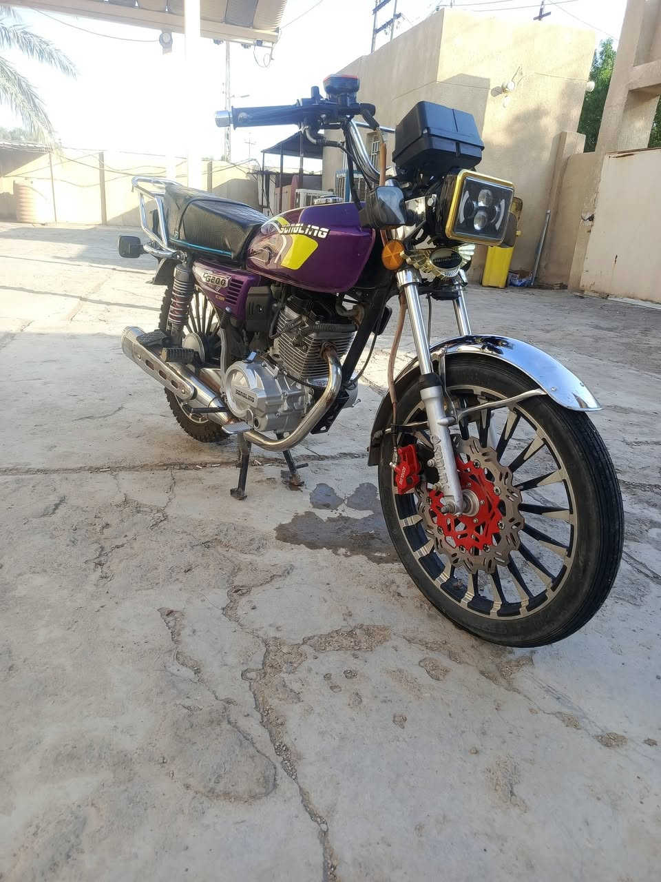 سيفان للبيع
محرك ـ 200cc

موديل ـ 2025
لون بنفسجي 💜 مميز
صالنصه كاتم 

محرك ما مفتوح 

كهربائيات كلها شغاله نگره سلف

عنوان ـ ديالى كنعان 

الهاتف ـ ***********

اوراق مالتها موجوده ورقه كارتونيه

السعر ـ 650 قفل قفل
