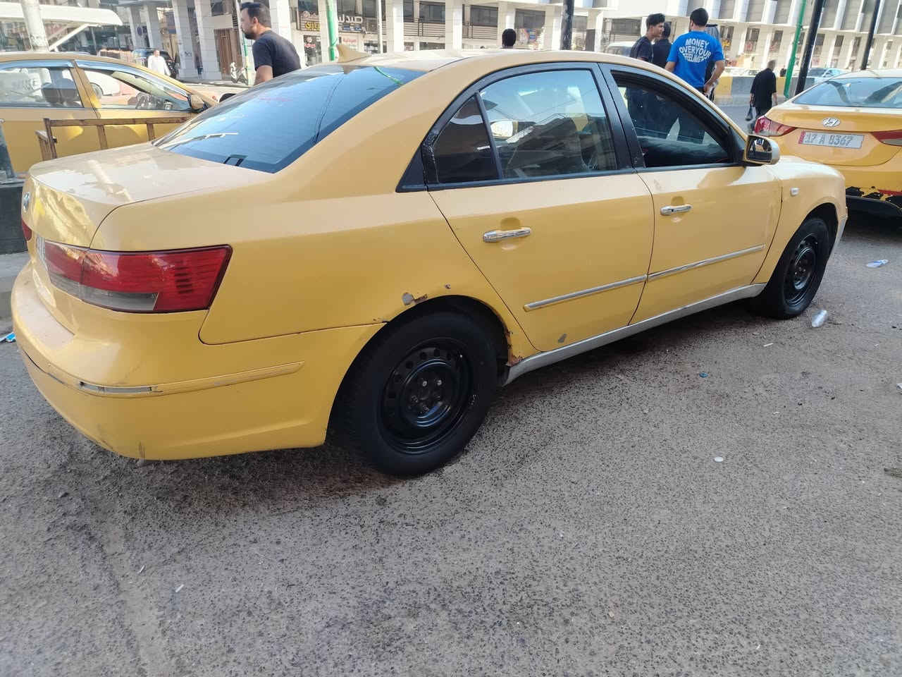 سلام عليكم سوناتا 2009للبيع سياره مكفوله جاهزه من كلشي حداديه كير ومحرك تبريد حداديه رقم نكليزي بسمي مصفرا هيه وغرامات السعر 78وبيهه مجال العنوان السماوه رميثه للاستفسار الاتصال ***********
