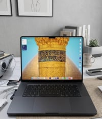 ماكبوك M4Max • ١٦ انش • ١ تيرابايت