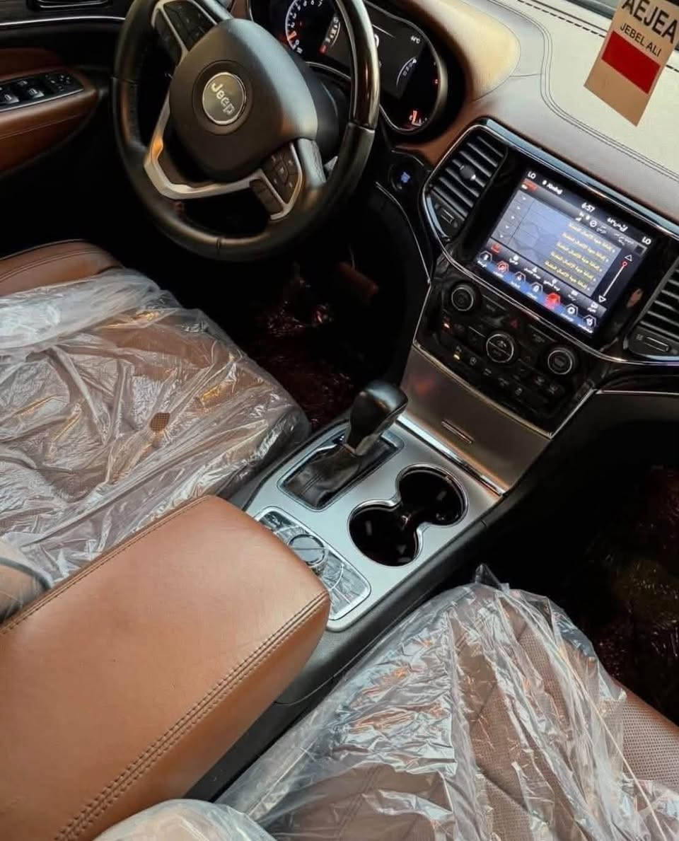 تحية طيبه 🤚 
 جيب اوفرلاند 2021   خليجي  وكاله هارلم
ماشيه ٧٩،٠٠٠   حقيقي شرط استلام شركة هارلم 
  
 استخدام نضيف جداً السياره 
مكفوله من الصبغ والضربه كفاله عامه     
كير محرك كفاله من كلشي  

رقم بغداد  بأسمي 

فوول مواصفات ١/١  أم الشاشات والجكات  

(بانوراما ،٣ شاشات ،جكات،بصمه،جلد جملي  ،رادارات ،جانبي توقف ذاتي ،شاشه جبيره ،جنطه كهرباء،كراسي تدفئه تبريد،إطفاء ذاتي)

الاسبير منازل والعده وكتلوكات ما مستخدمه   ابد  الصيانات كلها بوكالة هارلم والسياره على ايدينه من زيرو 

   
   
للاتصال ***********
بيع او مراوس حسب القناعه
