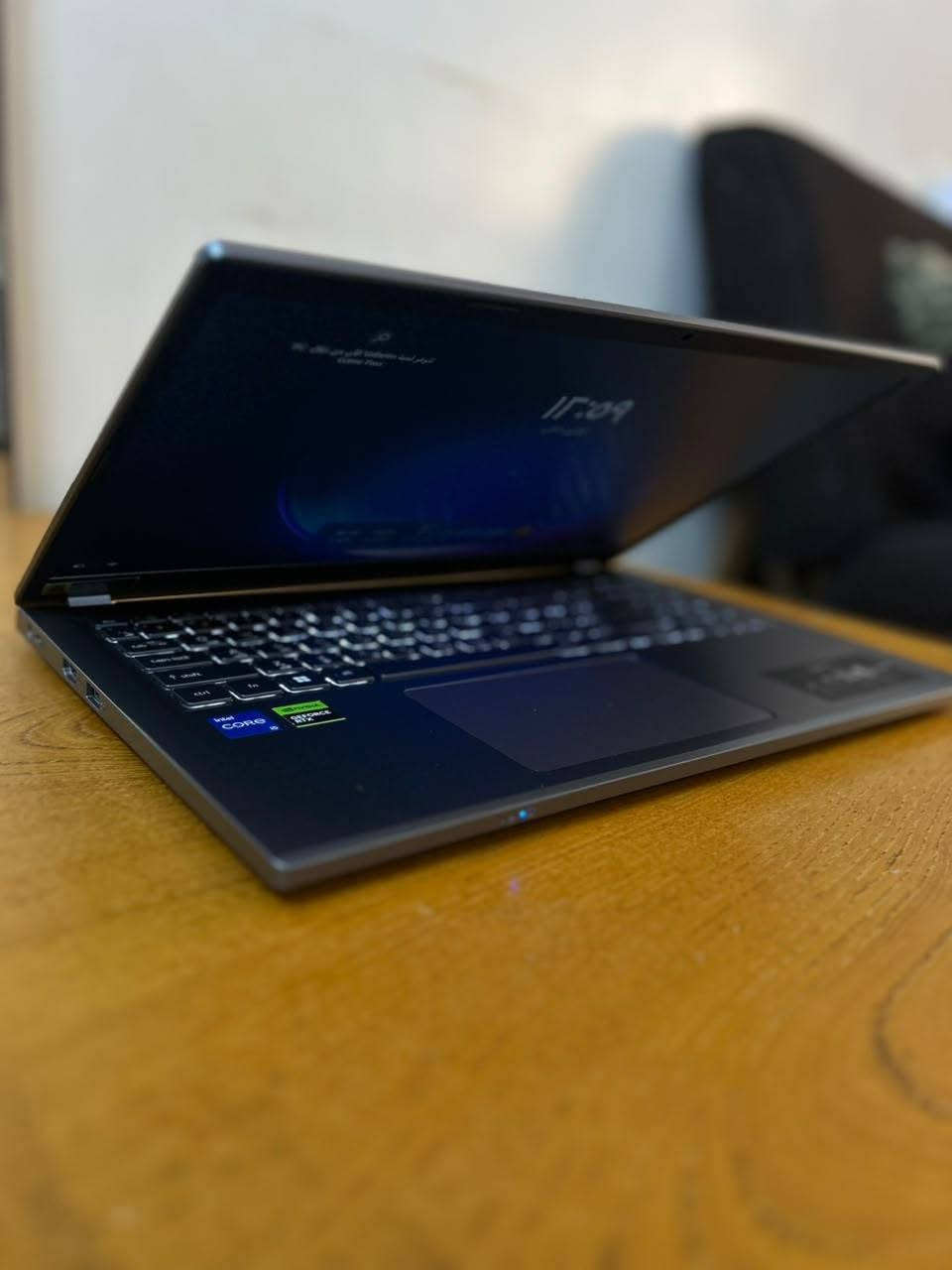 لابتوب acer للبيع للكيمنك والاستخدام المكتبي 
المعالج (Intel Core i5 :(CPU (الجيل الثاني عشر)
Nvidia GeForce كرت منفصل :(GPU) كرت الشاشة •
RTX 2050(4GB GDDR6)
• الذاكرة (8GB DDR4 :(RAM (قابلة للزيادة)
• التخزين (512GB SSD NVMe :(Storage (سريع
جداً في الإقلاع والبرامج)
• الشاشة: 15.6 إنش بدقة FHD IPS ضد الانعكاس
• نظام التشغيل: وندوز 10 برو جهاز نضيف جدا + وية كافة ملحقاتة 
سعره 800 الف رقمي *********** متواجد واتساب اتصال فقط
