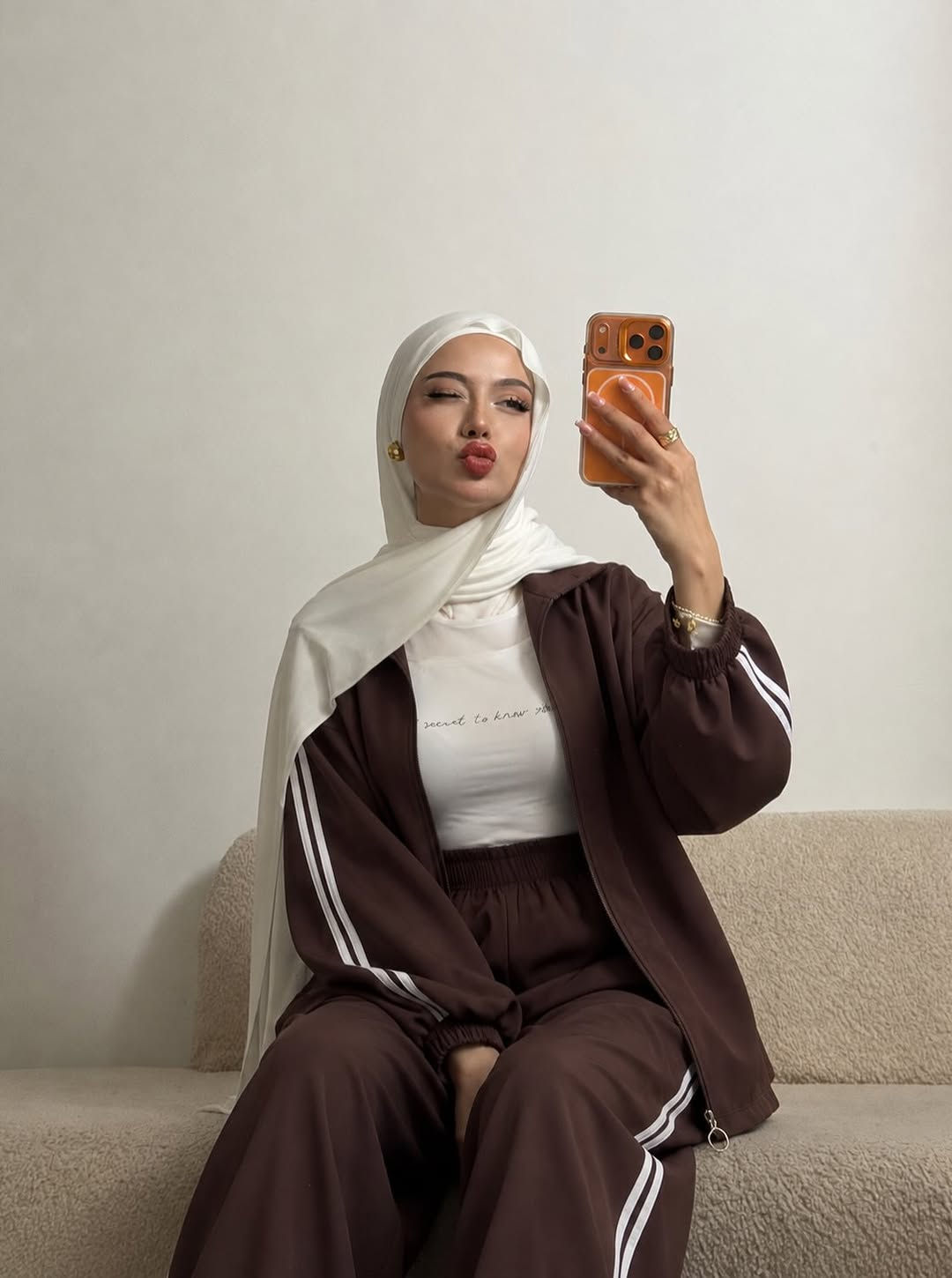 كولشن خريفي  غير ويانه ❤️‍🔥 

سوت قطعتين دااابل ايطالي كوالتي عالي 

السعر : (25

القياس:  38 40 42 44 46 48

🔗توصيل البصره 5 💸المحافظات 8🔗

العنوان بصره بريههً شارع مستشفى النور مجمع رونزا 

#للحجز_او_الاستفسار_مراسلتنا_دايركت📩
واتساب ***********
#ازياء_رونزا #طقم #اكسبلور #فاشن

نص مكتوب في الصور:
- 25 ألف