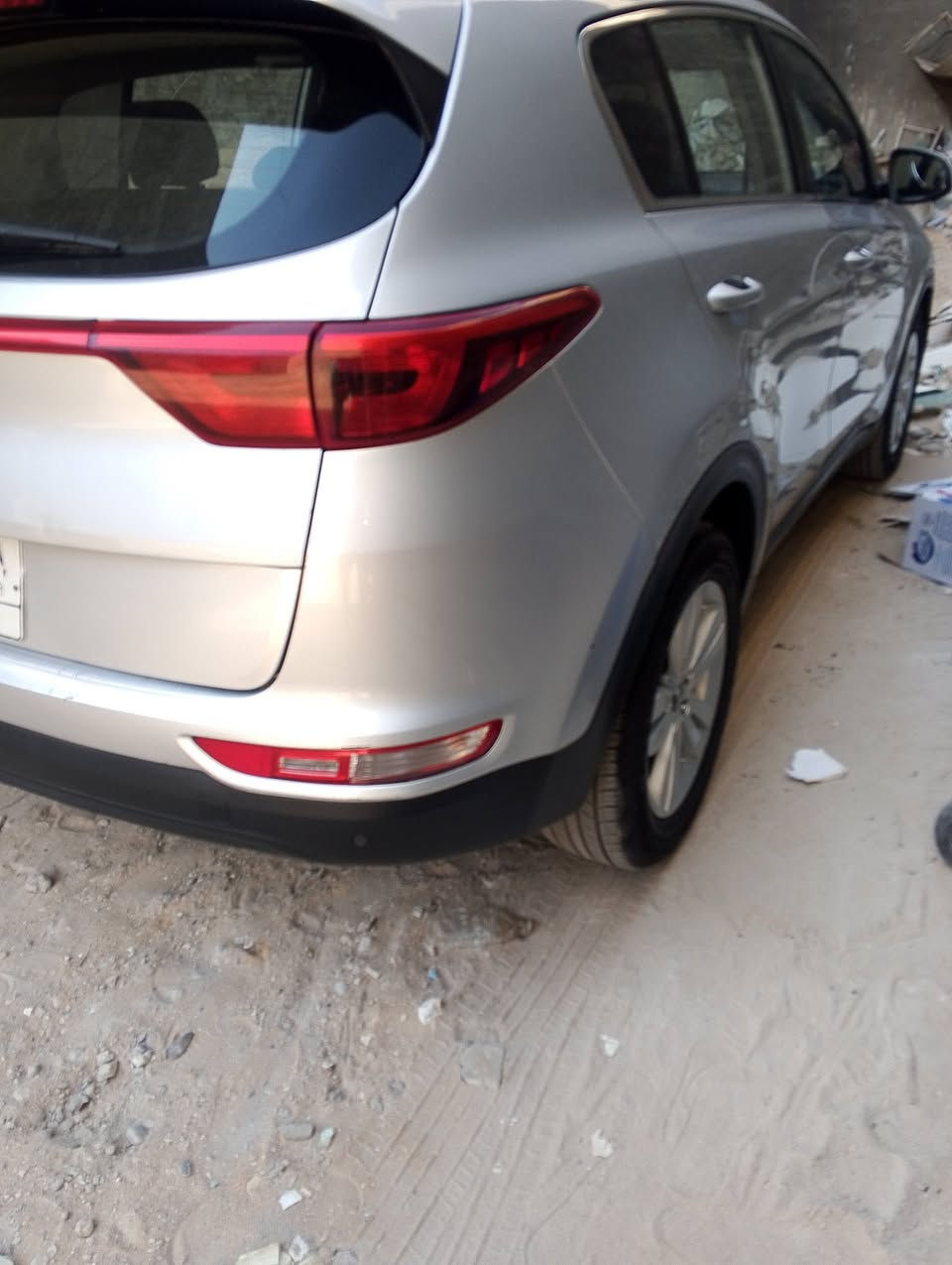 السلام عليكم سبورتج ٢٠١٧ مشروع وطني همزه جديده وسنويه نص فول قطعتين تبريد تحكمات كامره دواره كير مكفول محرك مفتوح معله كازكيت علا مود الدوانز  تبريد شغال بس يفصل بيها ثلاث قطع وبيها دواخل بسيطه بدون كص سياره صدرها نضيف تخم تاير 
السعر ١٠٩ وبيها مجال بسيط او مراوس بناصيه 
***********
مكاني بغداد حي الجهاد
