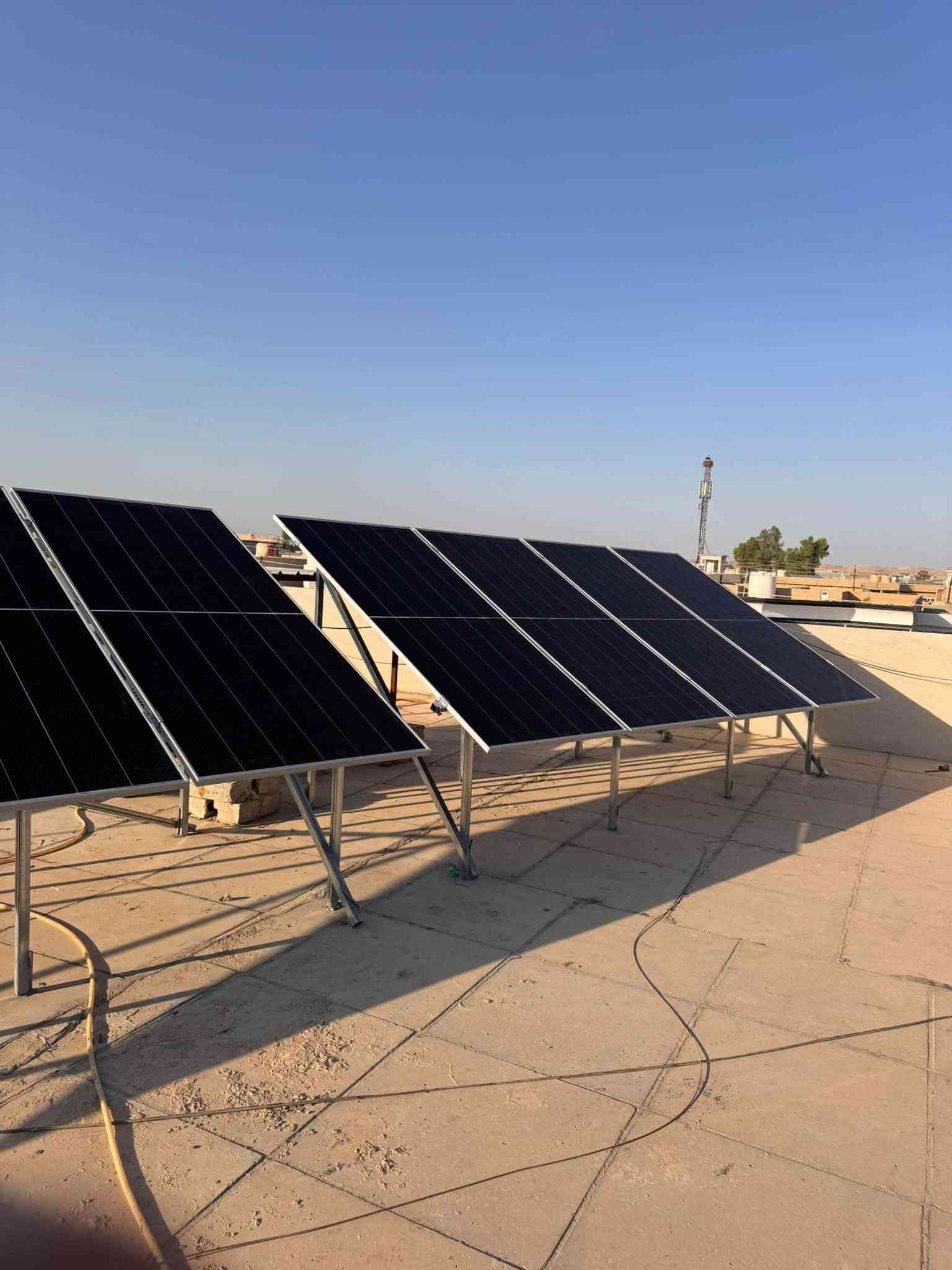 بطارية EVE ١٦kWh • انفيرتر Solis ٦kW • ألواح Jinko ٦٥٠W