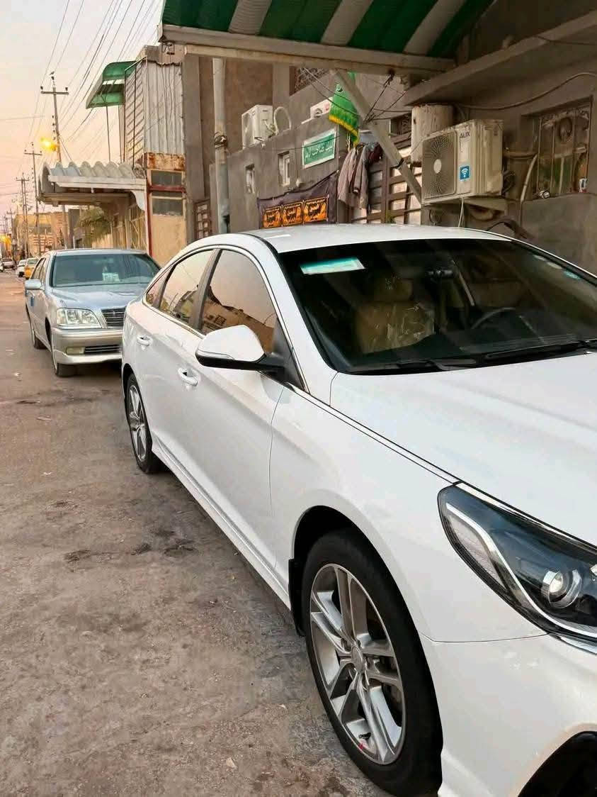 السلام عليكم اخوان
عندي سوناتا 2019 نضيفه مثل ما تشوفون بالصور
دواخل و گشر اني معتني بيها
ماشيه 80 الف
رايد ابيعا هذا رقمي للتواصل 
***********
راسلني او اتصل عليه و انطيك السعر
