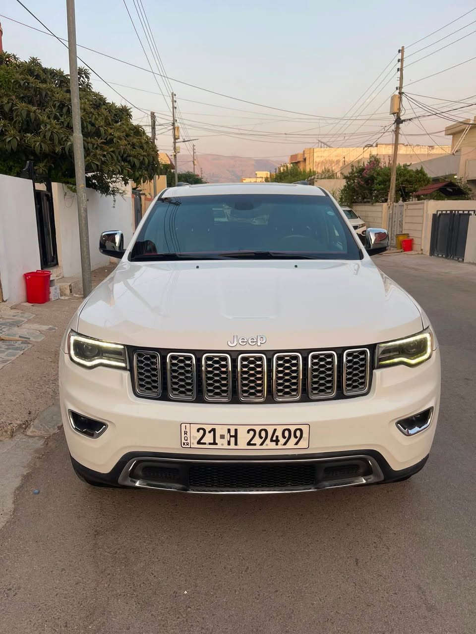 جێب لاریدۆ / مواسەفات / لیمیتد دەبڵ ئەکسل - سڵاید - کوشن جلد - درگا جەگ - شاشەگەورە - سەنەوی تازەیە / تەنها بۆنیت بۆیاخە + پەڵەیەک چاملغ بۆیاخە / مۆدێل 2017  /*********** السليمانية, العراق
