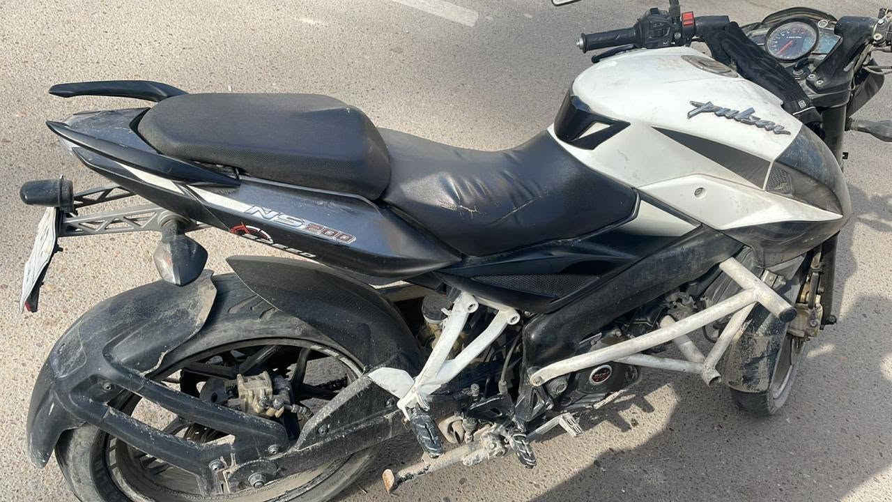 بولسر ns 200 موديل 2021 مرقم بغداد باسمي
تايرات جديده 
عليهه ادامه قبل يومين سويته 
موجودة بغداد البلديات 
السعر مليونين و٢٠٠ وبيهه مجال 
*********** 
***********
