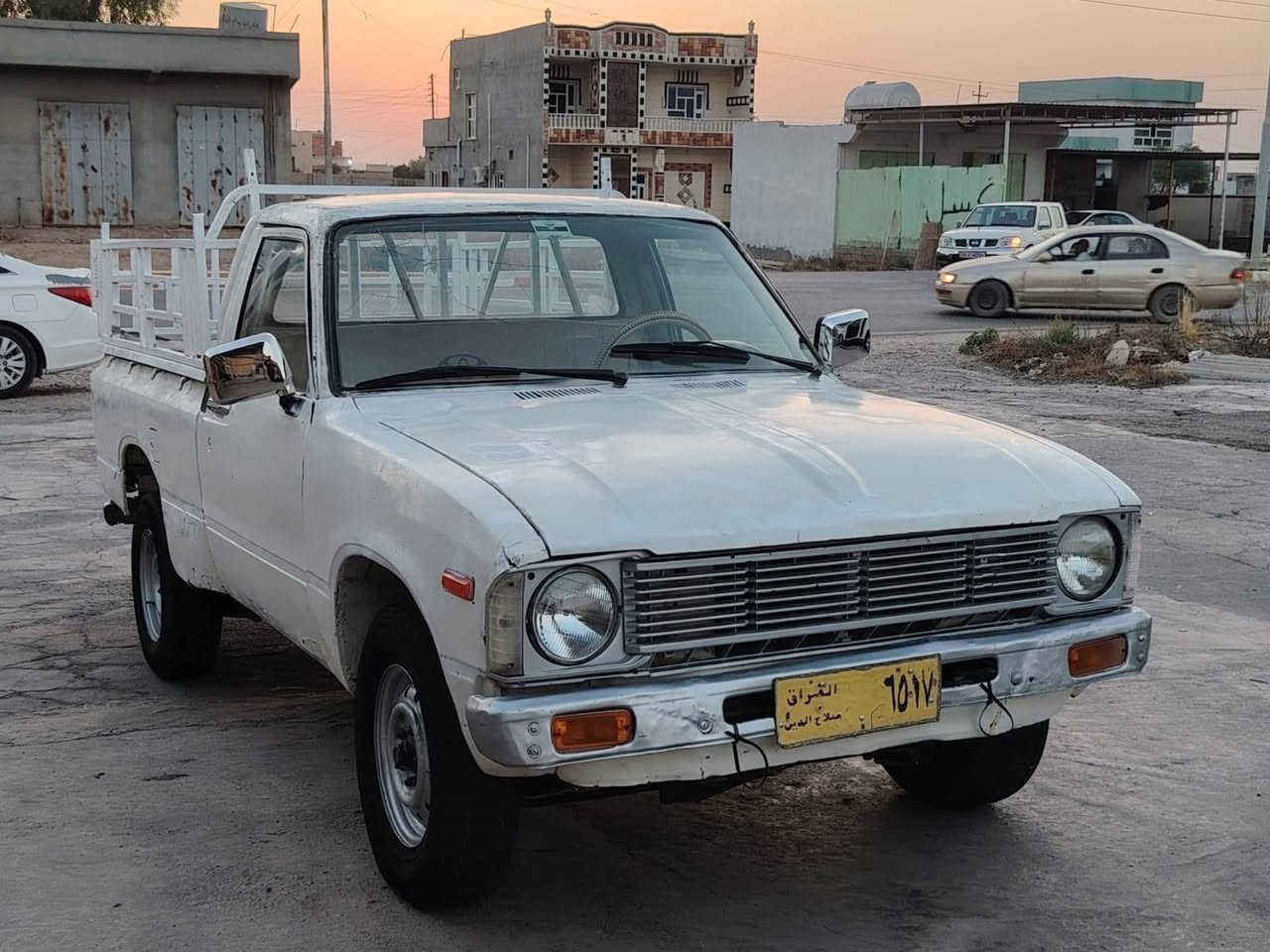 للبيع بكم 1980
محرك بي صرف 
كير واكسل شرط
صدر جديد 
طخم تاير جديد 
بدون اخياس بدون ضربه شرط
كهربائيات كلها شغاله سياره حلو 
ومصروف عليها مال بيت
تبريد شغال بس تزيدو غاز 
بدون وكاله تحويل بس 
بدون مراوس بس بيع نقد فقط
السعر 25 وبيها مجال 
مكان السياره الشرقاط اسديره 
هاتف ***********
